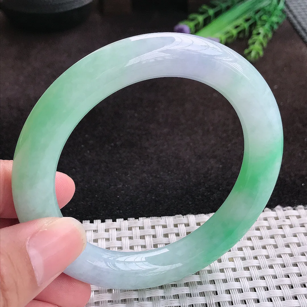 自然光58.5/11.2/11老坑精美温润飘阳绿圆条手镯玉镯子美人镯手环