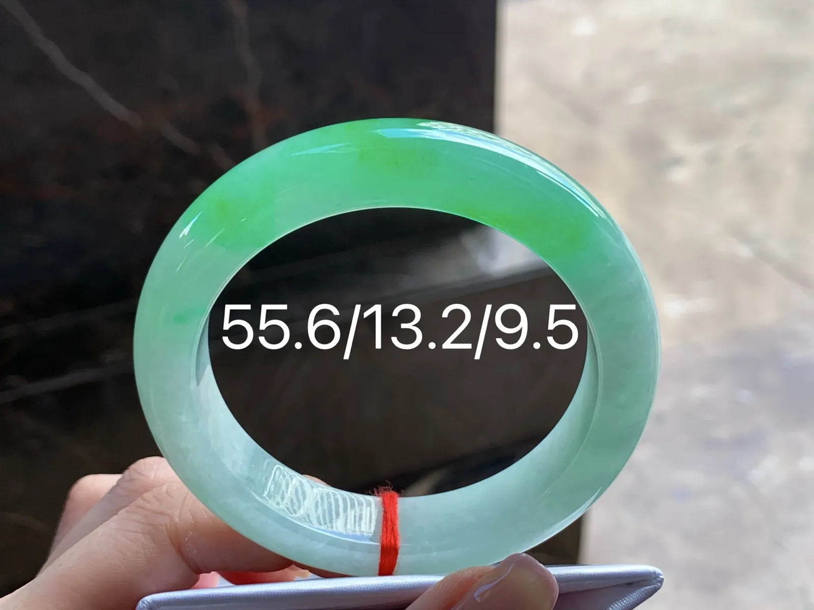 55.5-13.2-9.5
阳绿手镯^_^
水润清爽