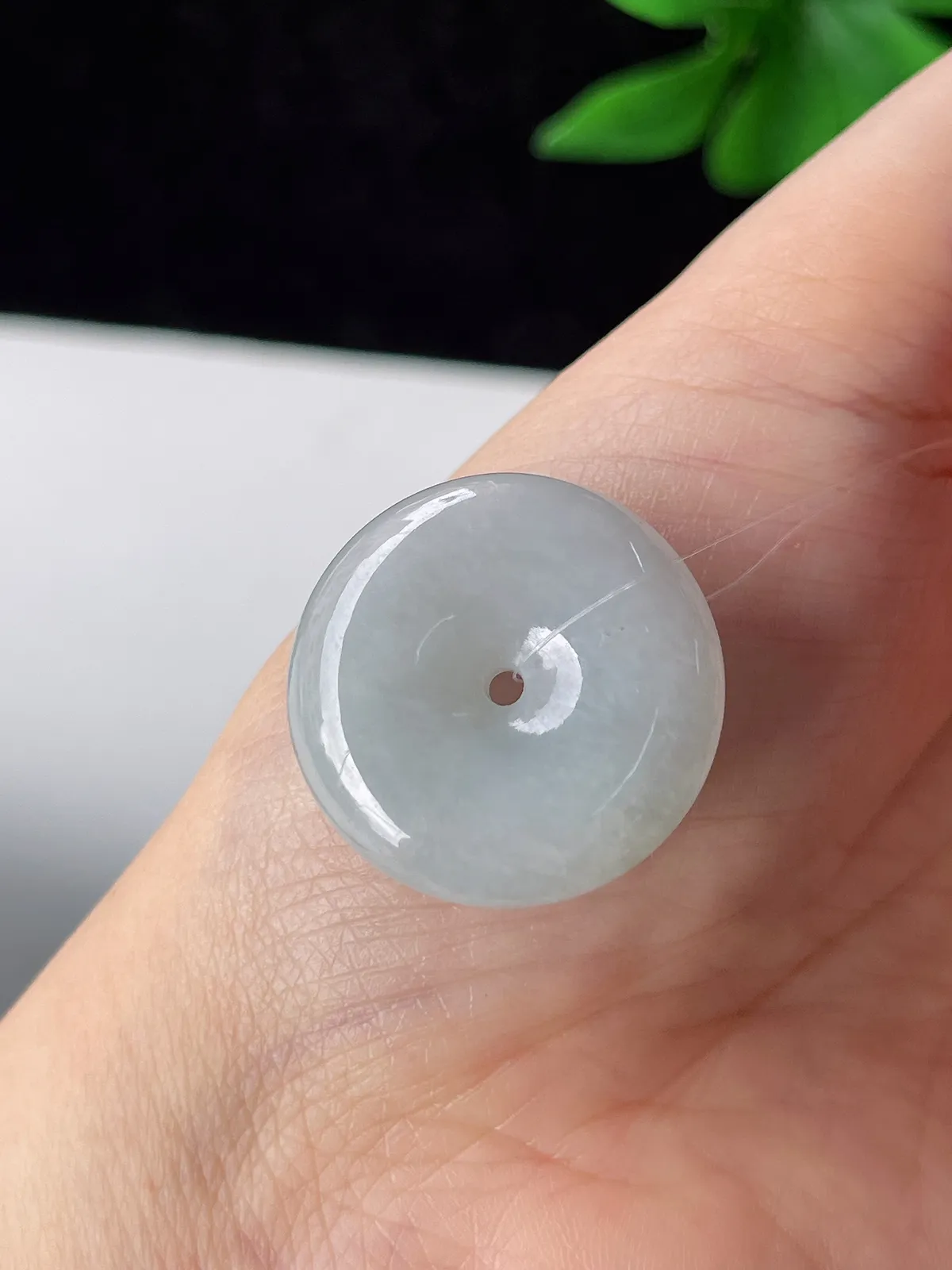 翡翠细糯化种白色平安扣