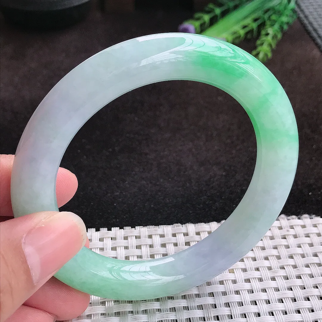 自然光58.5/11.2/11老坑精美温润飘阳绿圆条手镯玉镯子美人镯手环