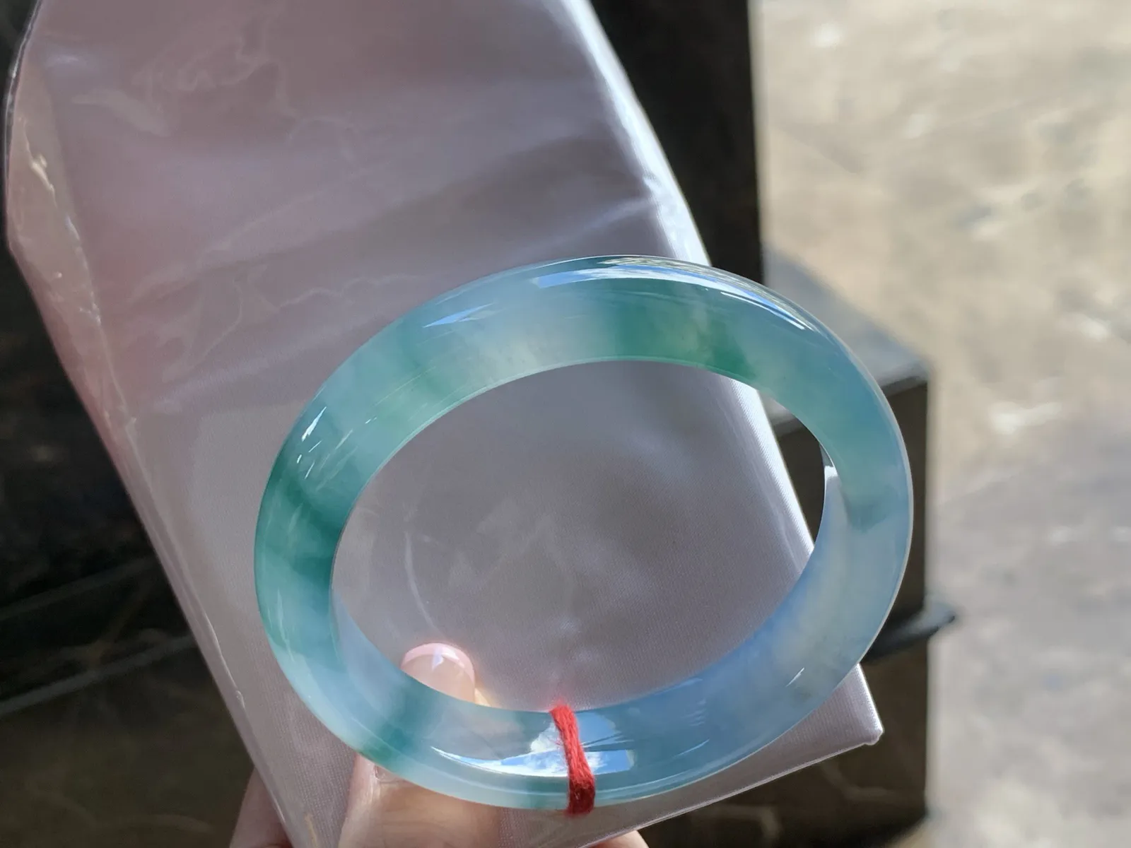 57-12.4-8.3

冰种飘花手镯^_^
种老水足