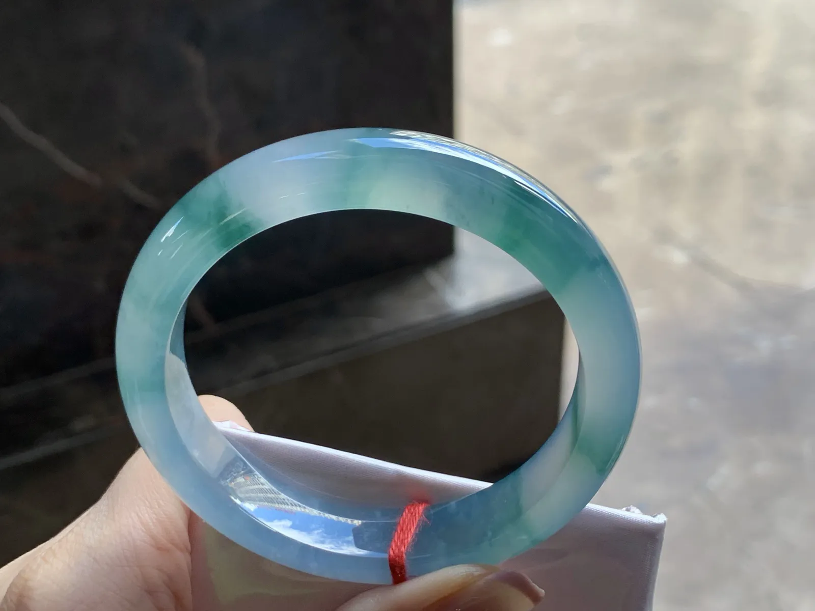 57-12.4-8.3

冰种飘花手镯^_^
种老水足