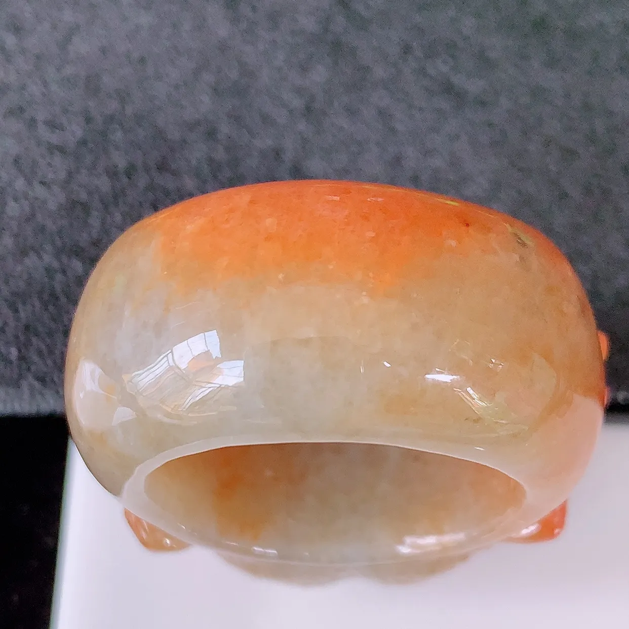 自然光实拍，红翡老虎扳指，21.8mm内径翡翠扳指，冰润指环，玉扳指，财源滚滚，玉质细腻起胶，28圈口，种水好！#60.10尺寸40*21.8-20.5-12mm