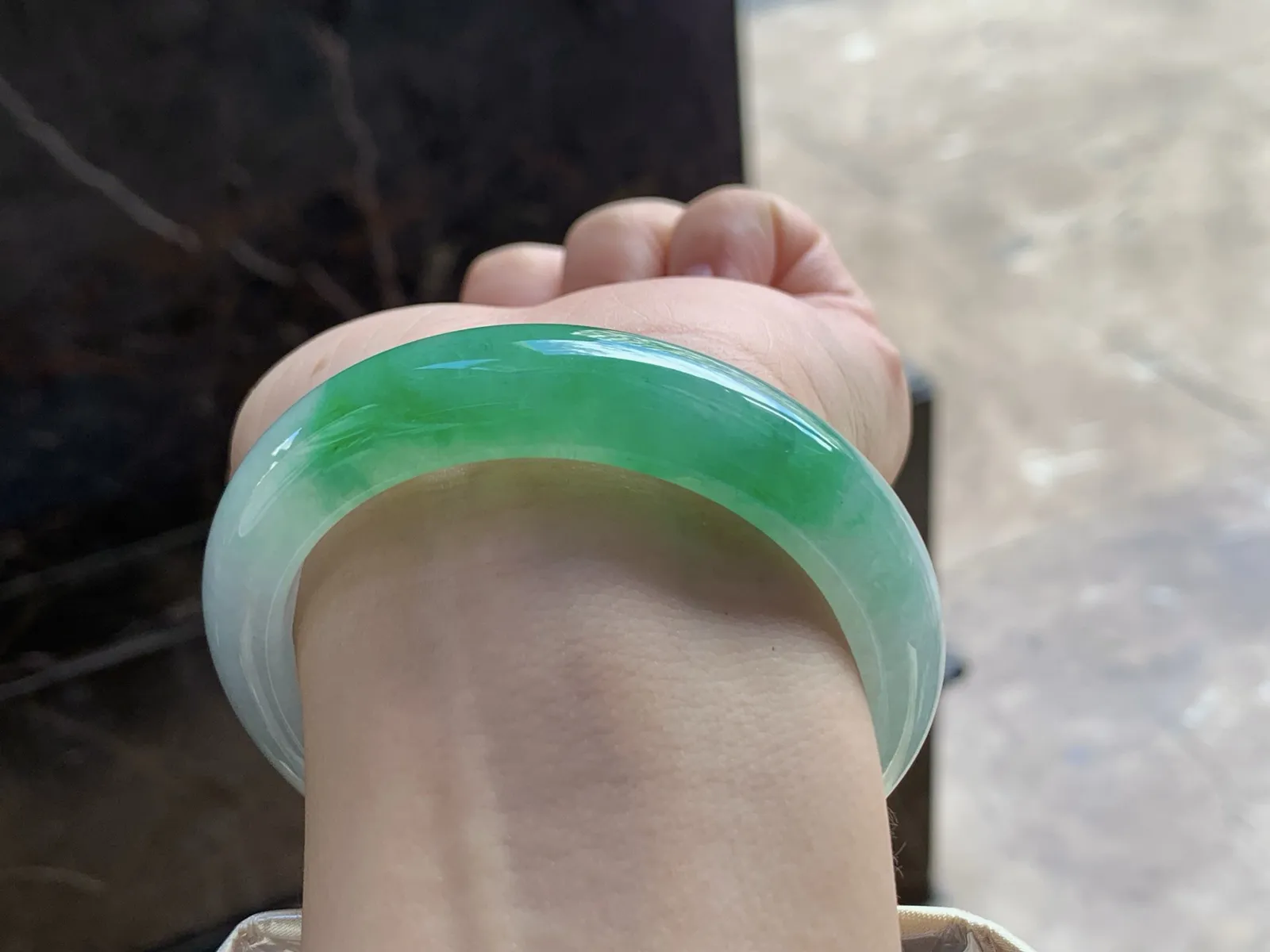 54-12.5-9
带色手镯^_^
水润清爽