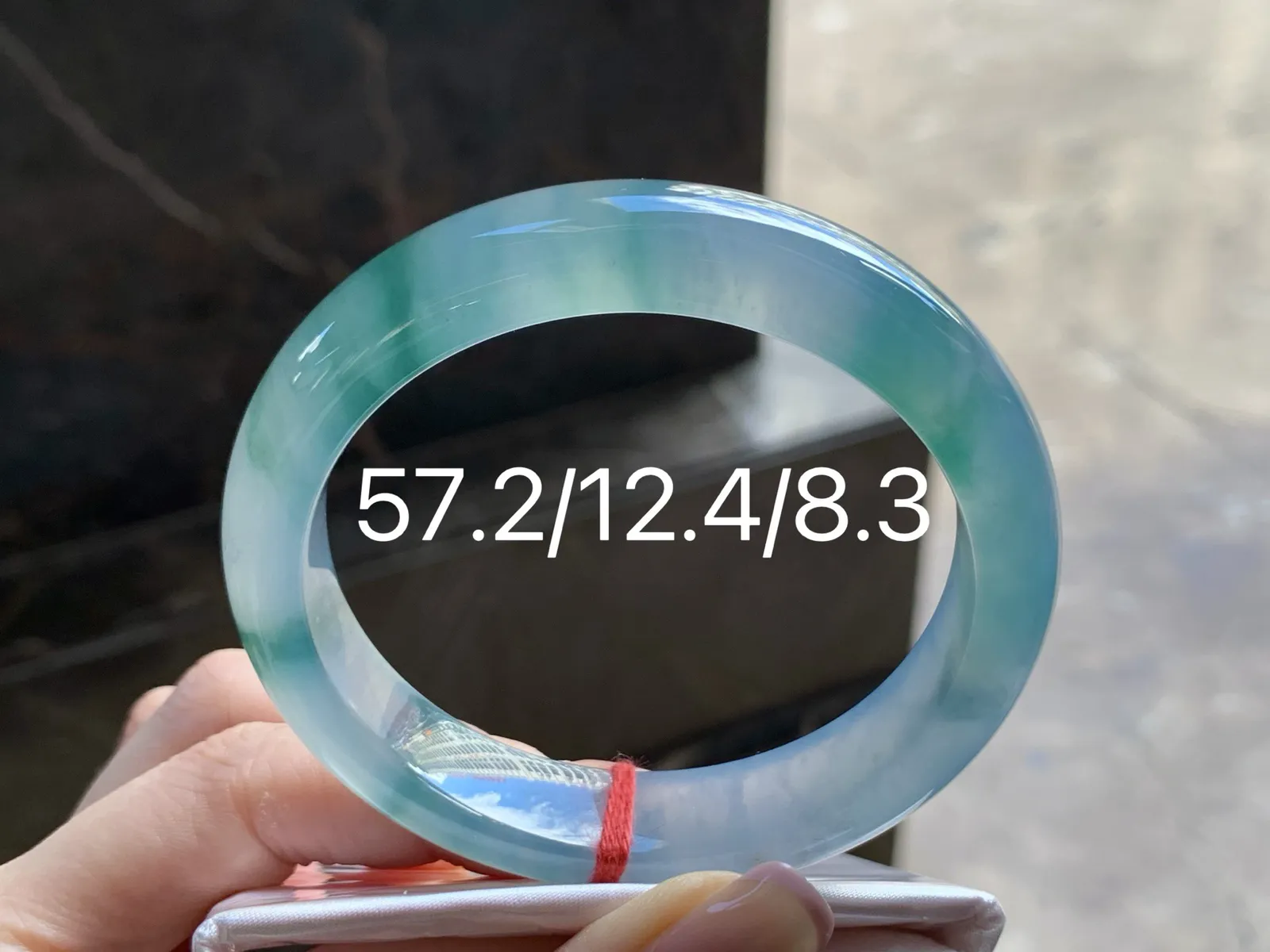 57-12.4-8.3

冰种飘花手镯^_^
种老水足