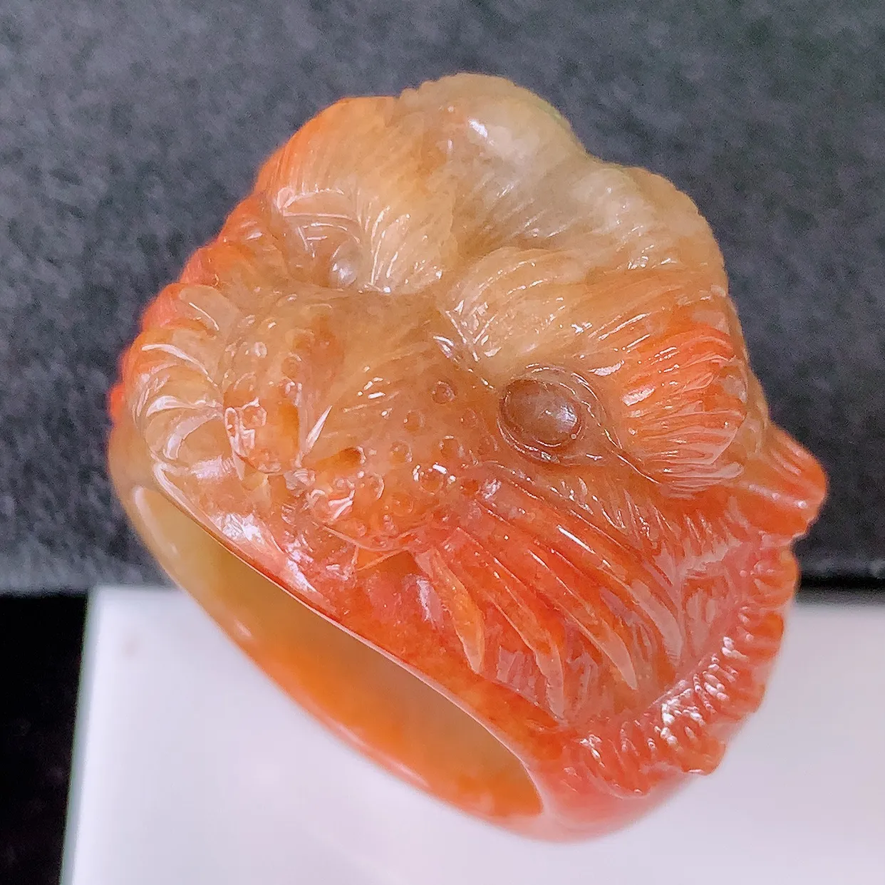 自然光实拍，红翡老虎扳指，21.8mm内径翡翠扳指，冰润指环，玉扳指，财源滚滚，玉质细腻起胶，28圈口，种水好！#60.10尺寸40*21.8-20.5-12mm