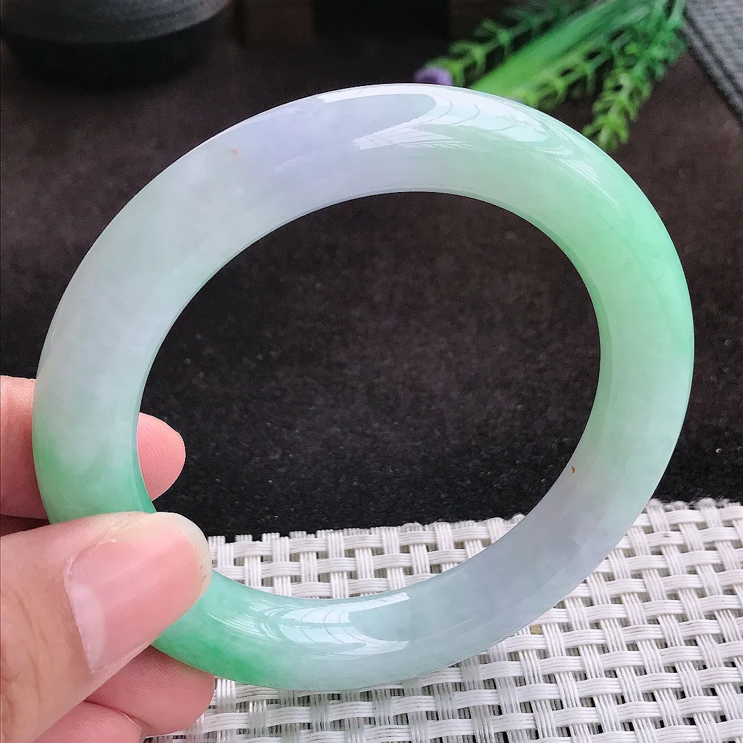 自然光58.5/11.2/11老坑精美温润飘阳绿圆条手镯玉镯子美人镯手环