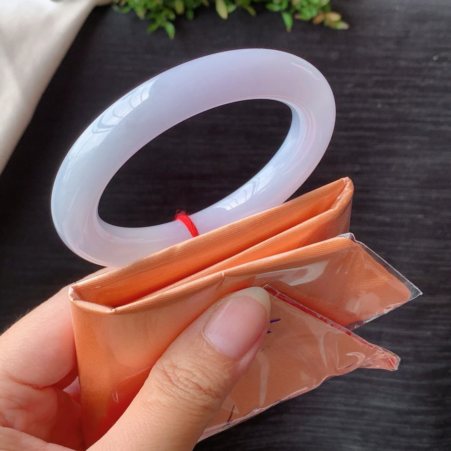 小手来捡漏，49圈口冰紫圆条手镯，换正圈49-50-51圈口可戴，冰清玉洁，底子干净，卡49-10-9