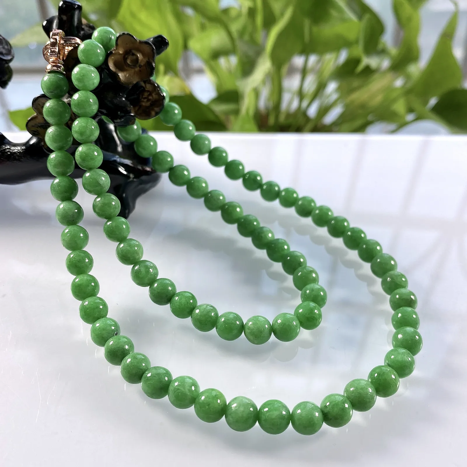 缅甸天然翡翠A货，卡7.3水润满绿果绿圆珠项链手链，尺寸：7.3mm/78颗，长度570mm，重量：54.42g