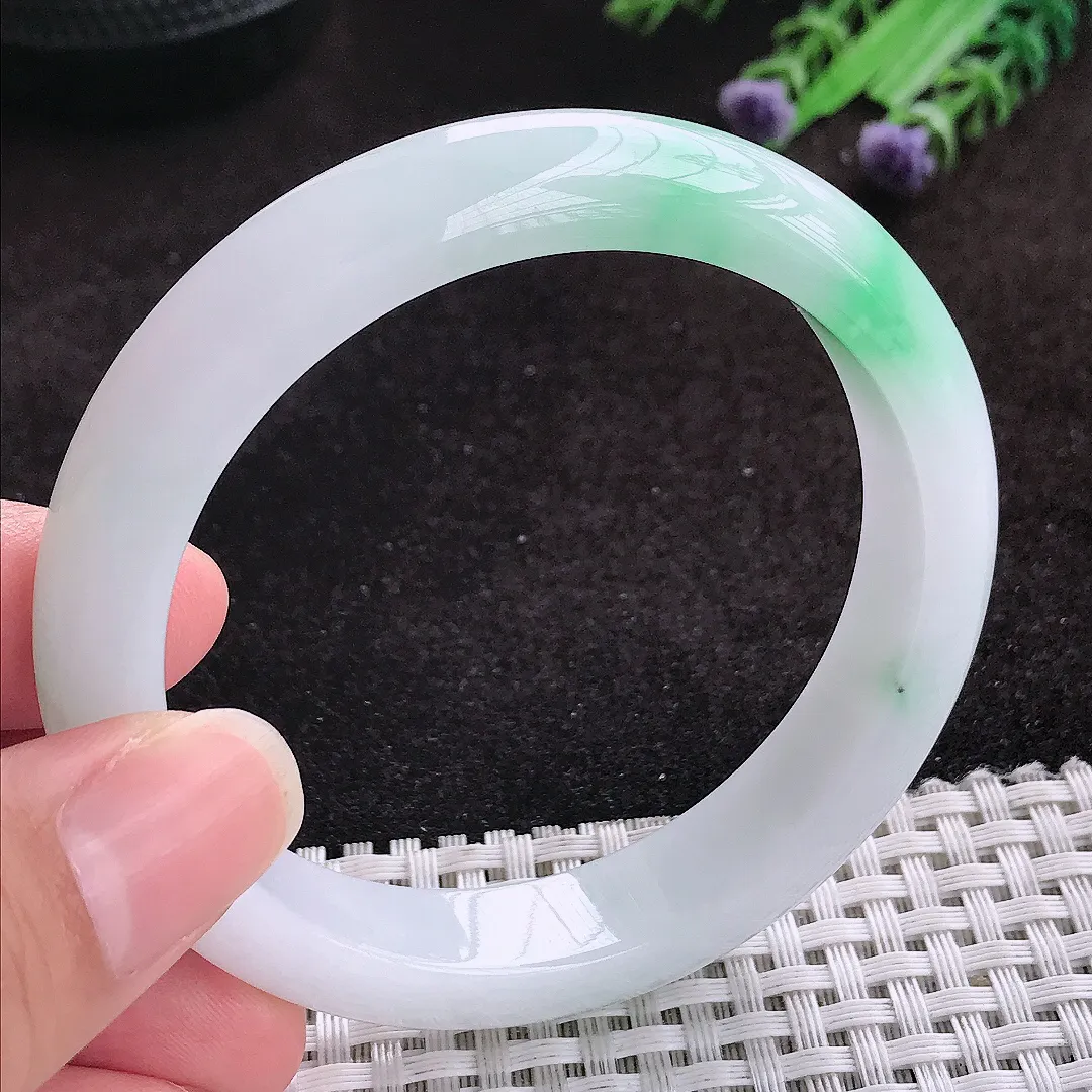 自然光56.5/12/8.1老坑秀气温润白底青飘绿手镯玉镯子美人镯手环