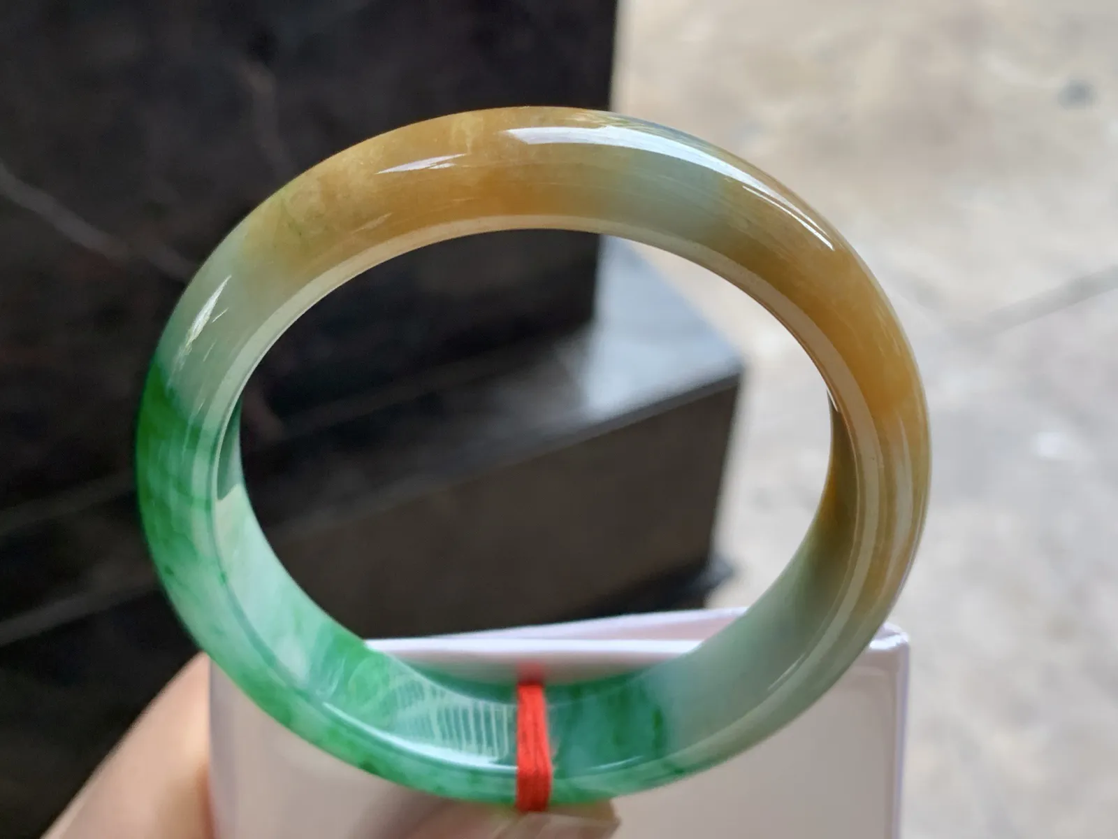55.5-13-7.8

黄加绿手镯^_^颜色浓郁鲜艳