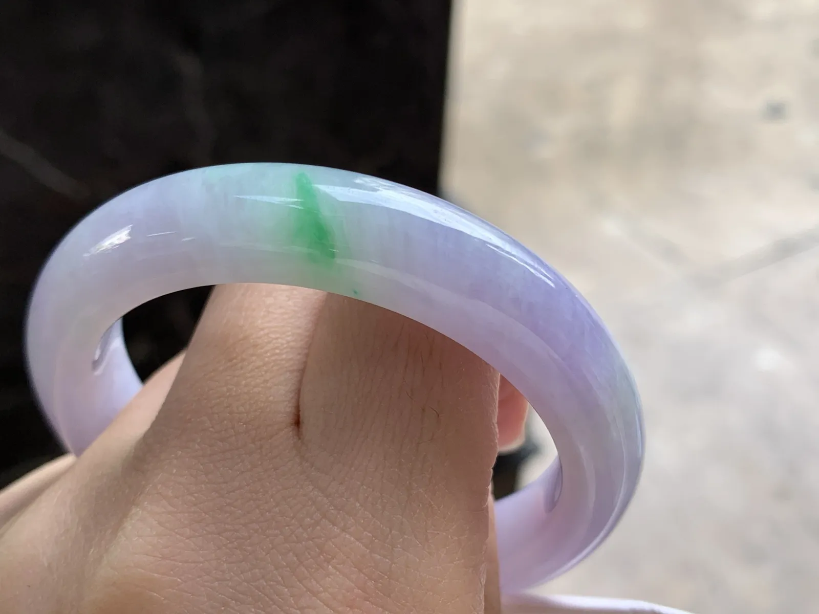54-11.6-8.5

春带彩手镯^_^颜色鲜艳 浓郁