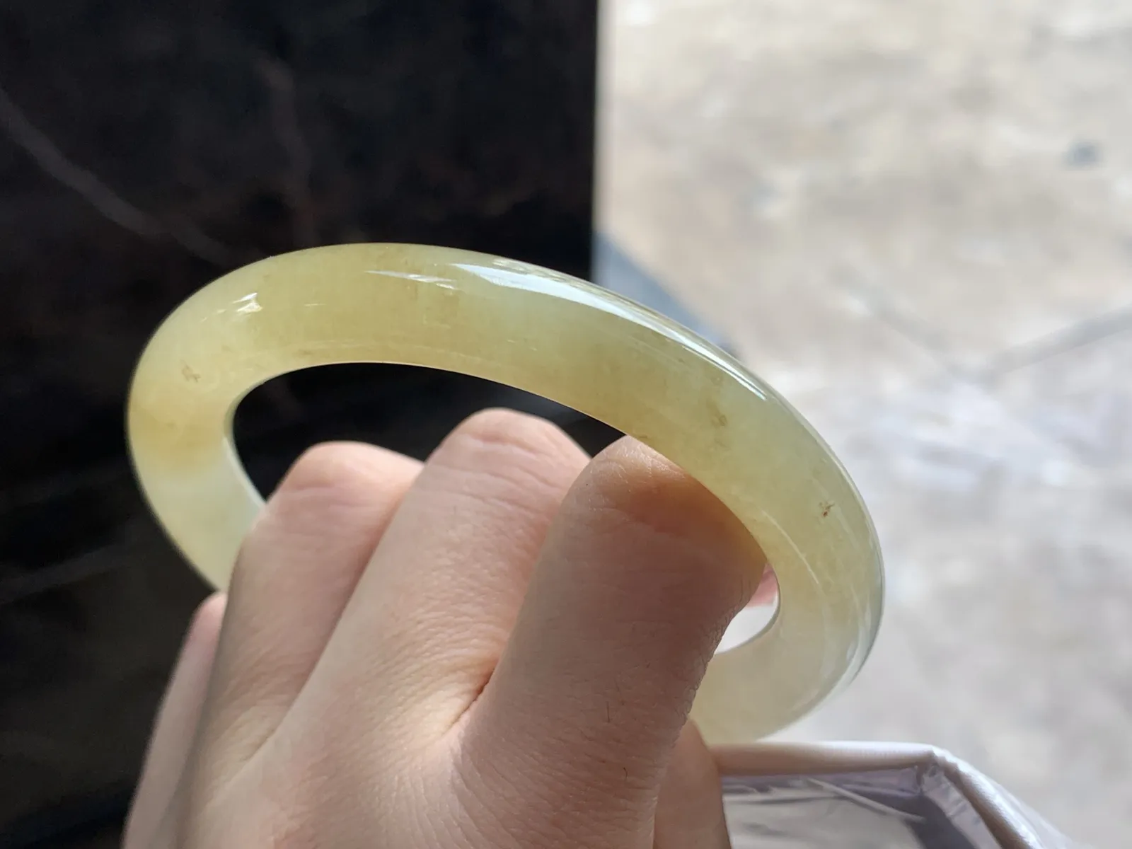 55.5-9.8

黄翡圆条手镯^_^鲜艳 玉质温润