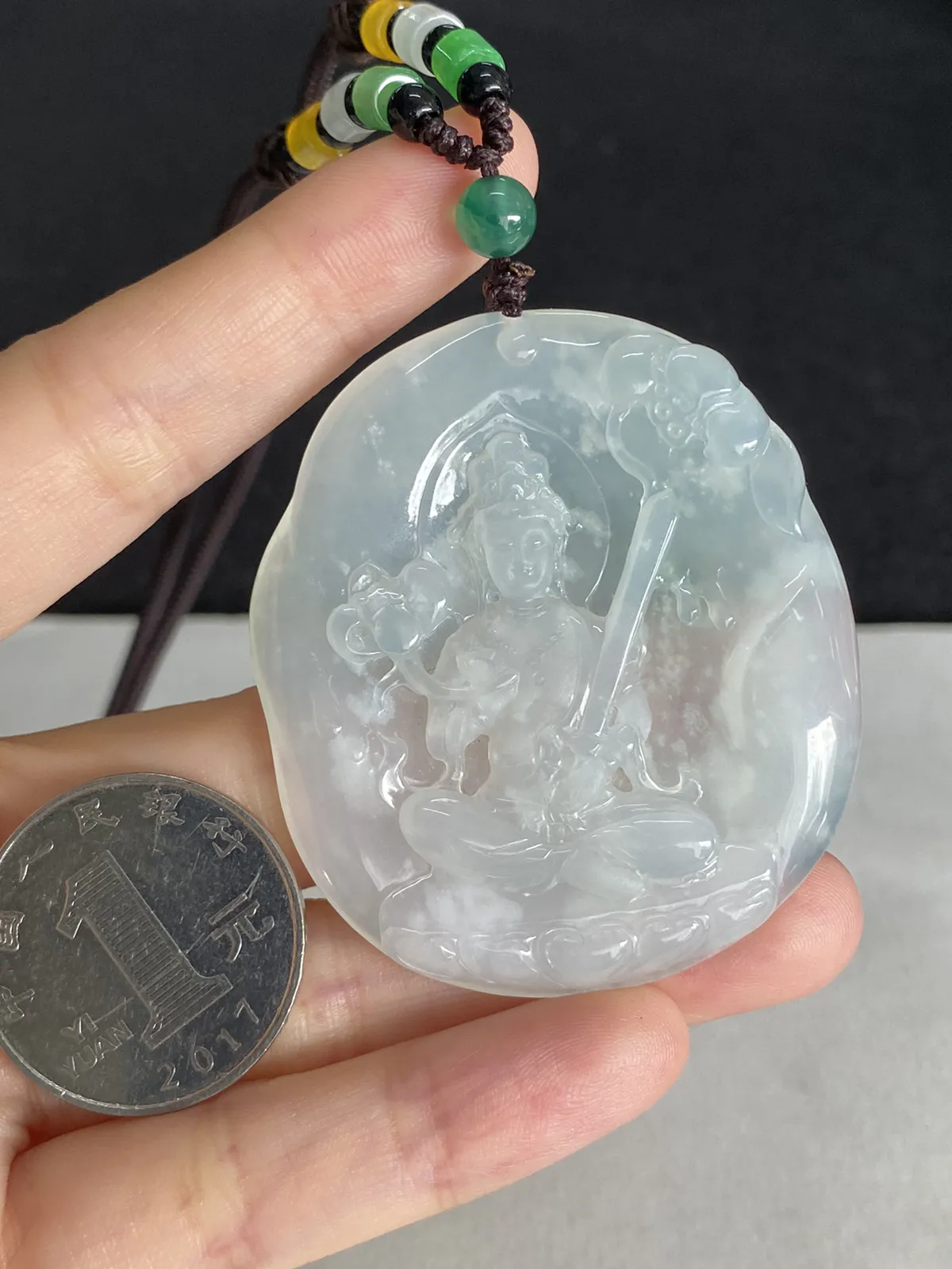 翡翠冰糯种白色吊坠，配珠未测