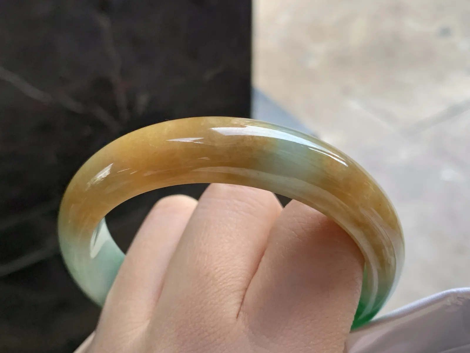 55.5-13-7.8

黄加绿手镯^_^颜色浓郁鲜艳
