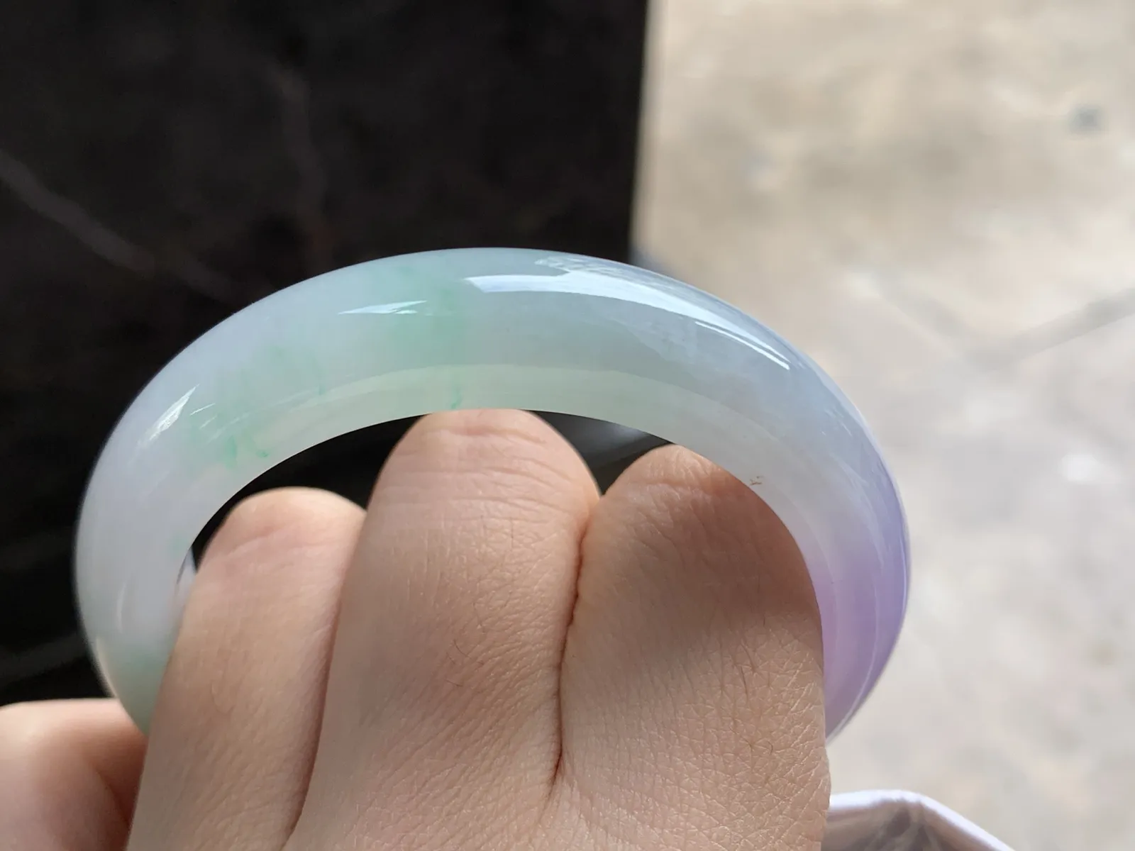 51-12-8.8

三彩手镯^_^颜色好看 玉质温润 清新细腻