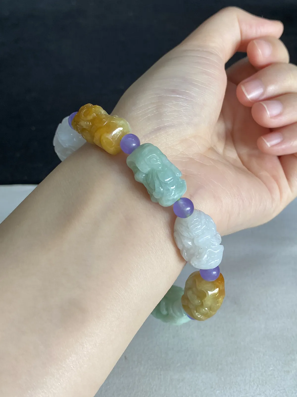 翡翠手链，配珠未测