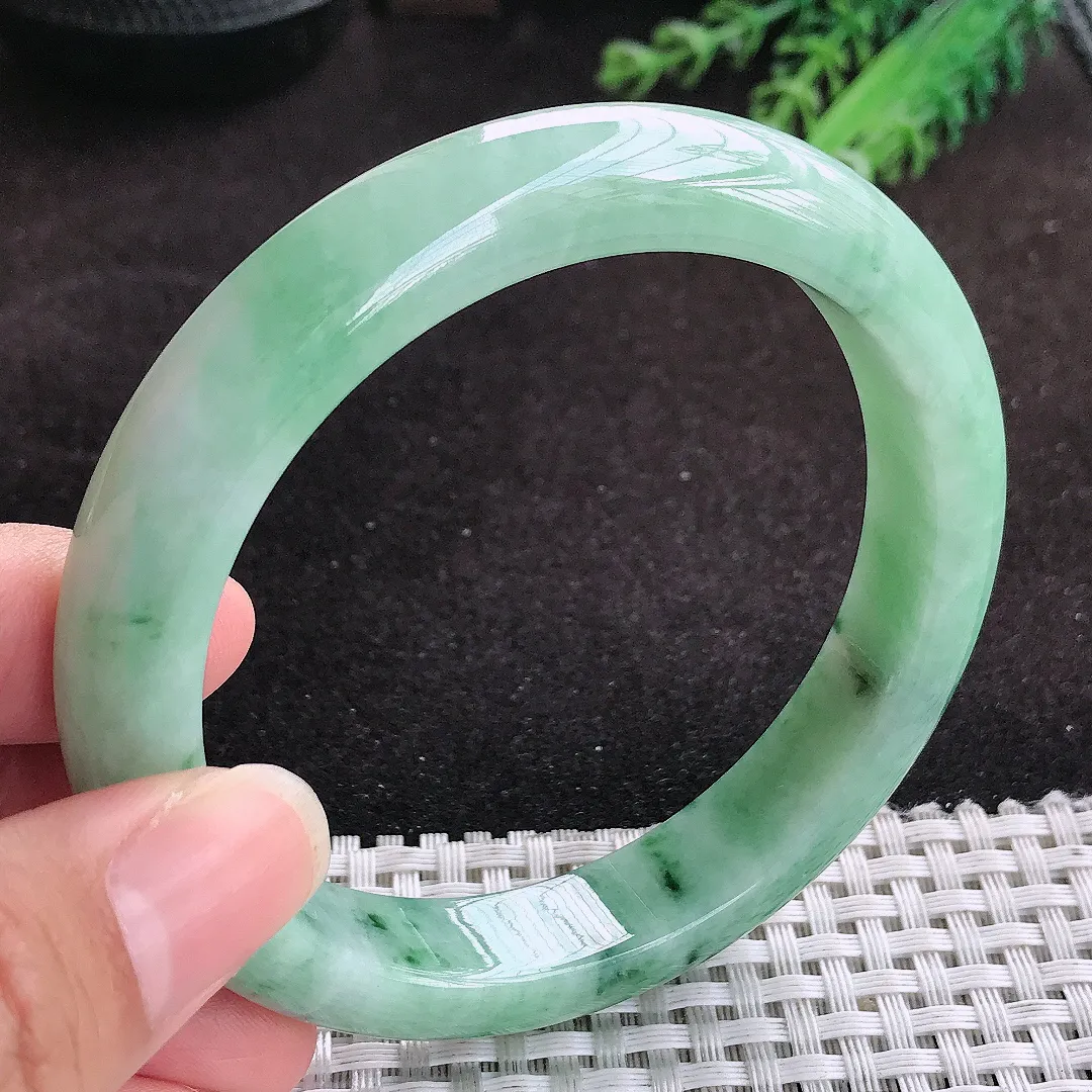 自然光61.5/12.3/8.8老坑精美飘花大圈口手镯玉镯子美人镯手环