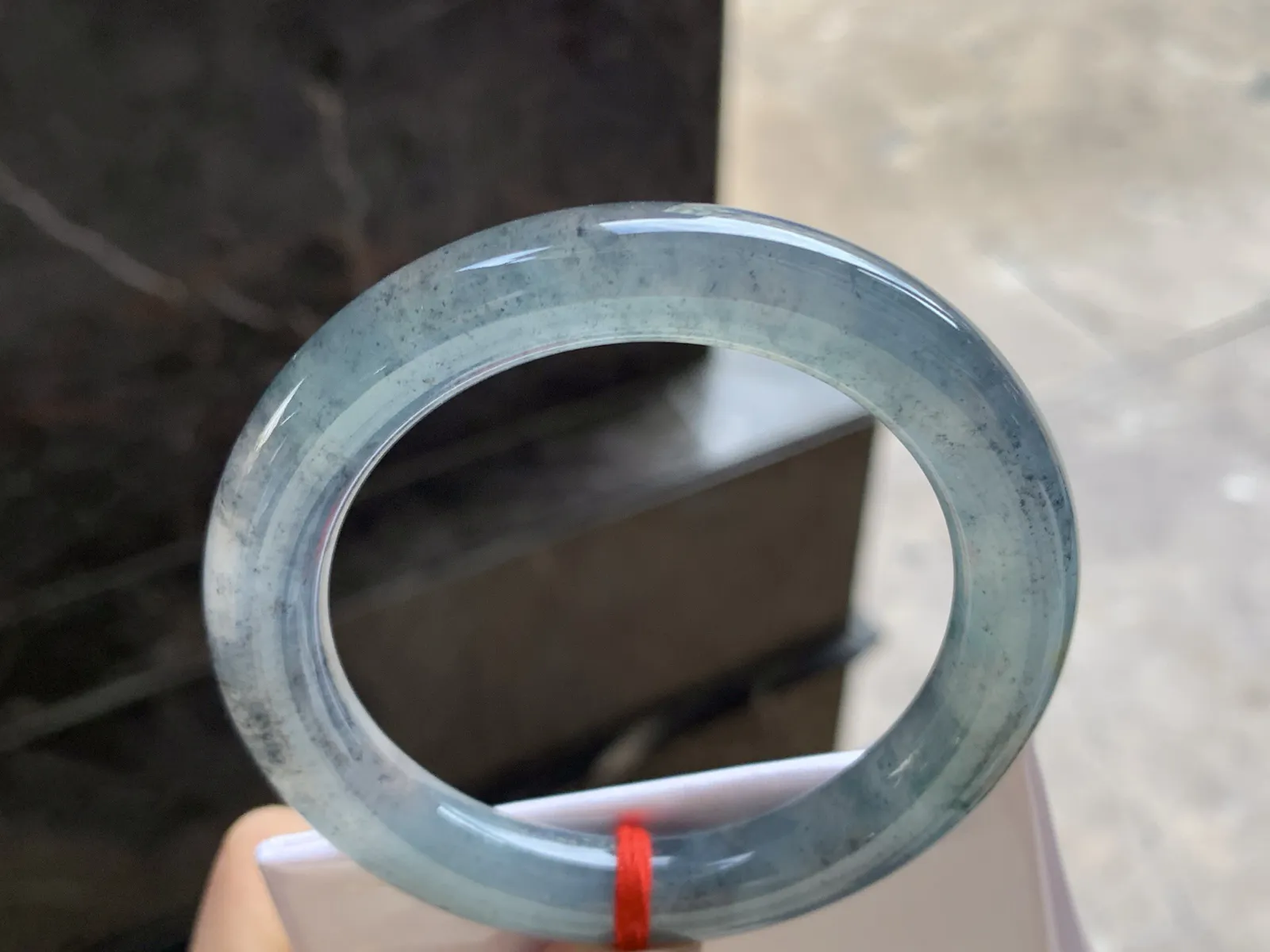 51.5-9.8

冰乌鸡圆条手镯^_^种水足冰透