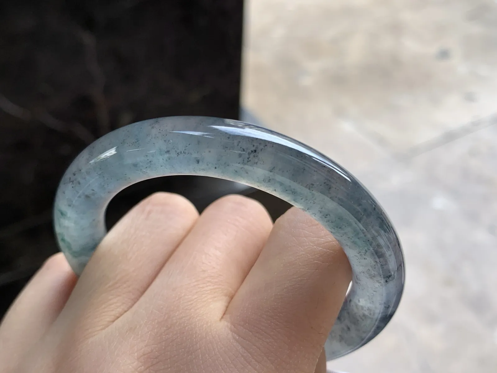 51.5-9.8

冰乌鸡圆条手镯^_^种水足冰透