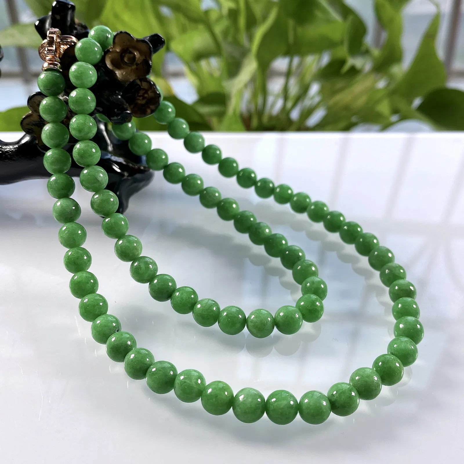 缅甸天然翡翠A货，卡7.3水润满绿果绿圆珠项链手链，尺寸：7.3mm/78颗，长度570mm，重量：54.42g