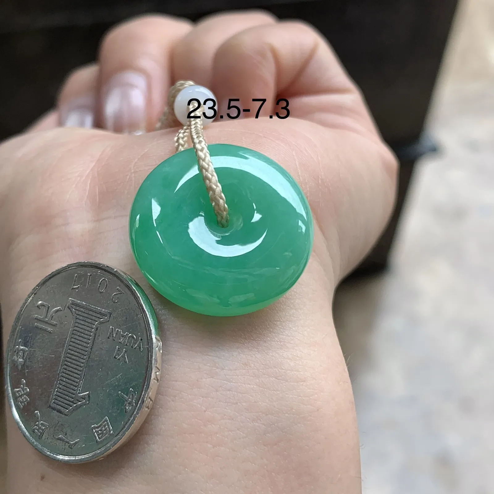 浓绿色平安扣^_^颜色鲜艳 玉质温润
