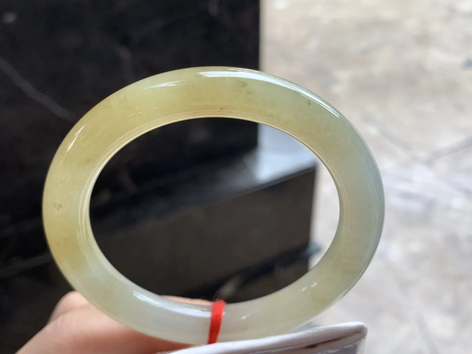 55.5-9.8

黄翡圆条手镯^_^鲜艳 玉质温润