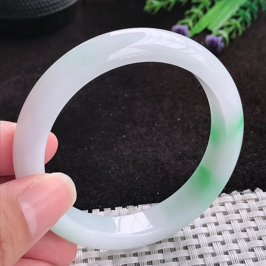 自然光56.5/12/8.1老坑秀气温润白底青飘绿手镯玉镯子美人镯手环