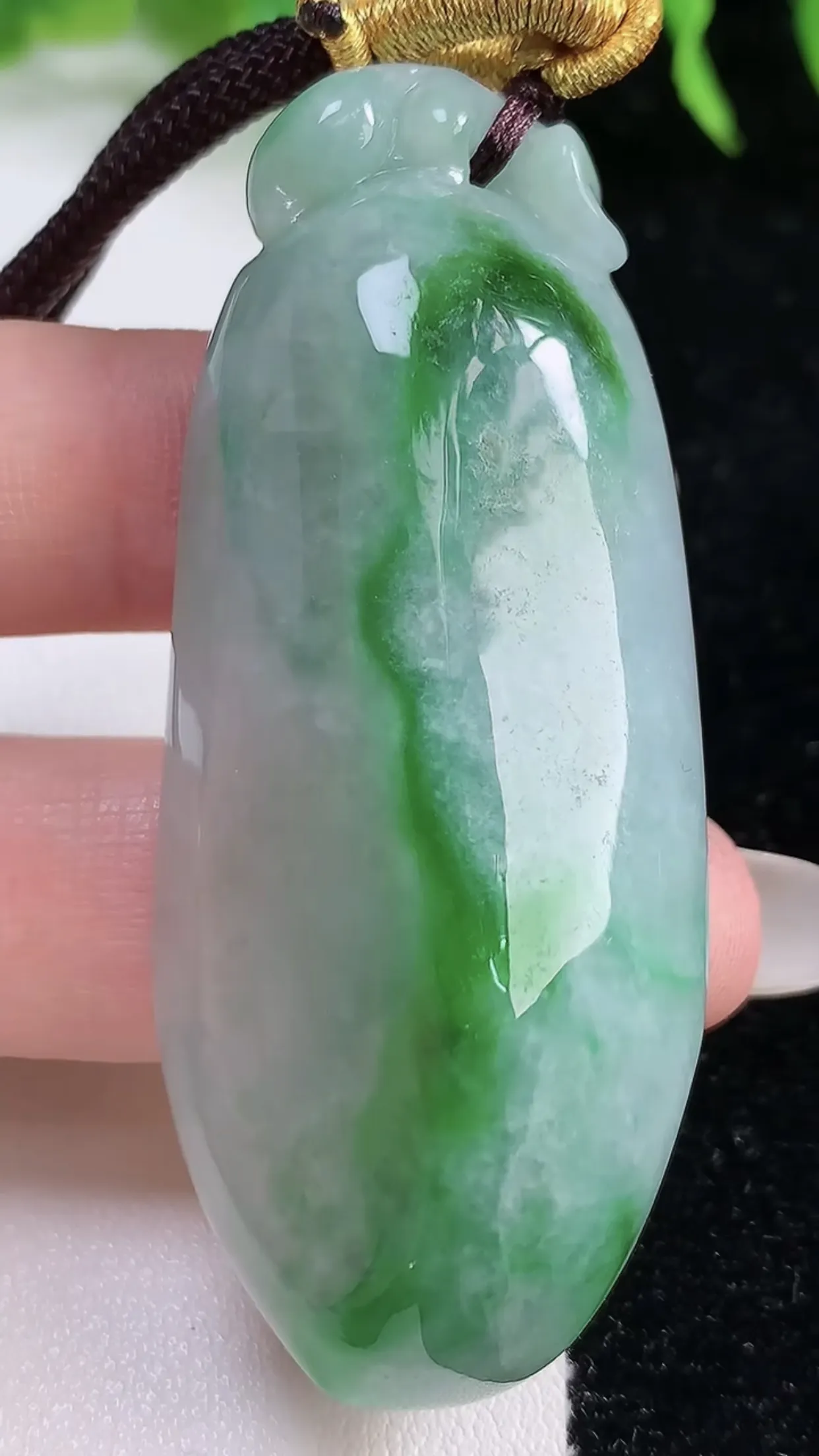 缅甸天然翡翠a货 老坑料起胶冰润 飘绿福瓜吊坠，尺寸63-26.3-14.5mm y 42.95
