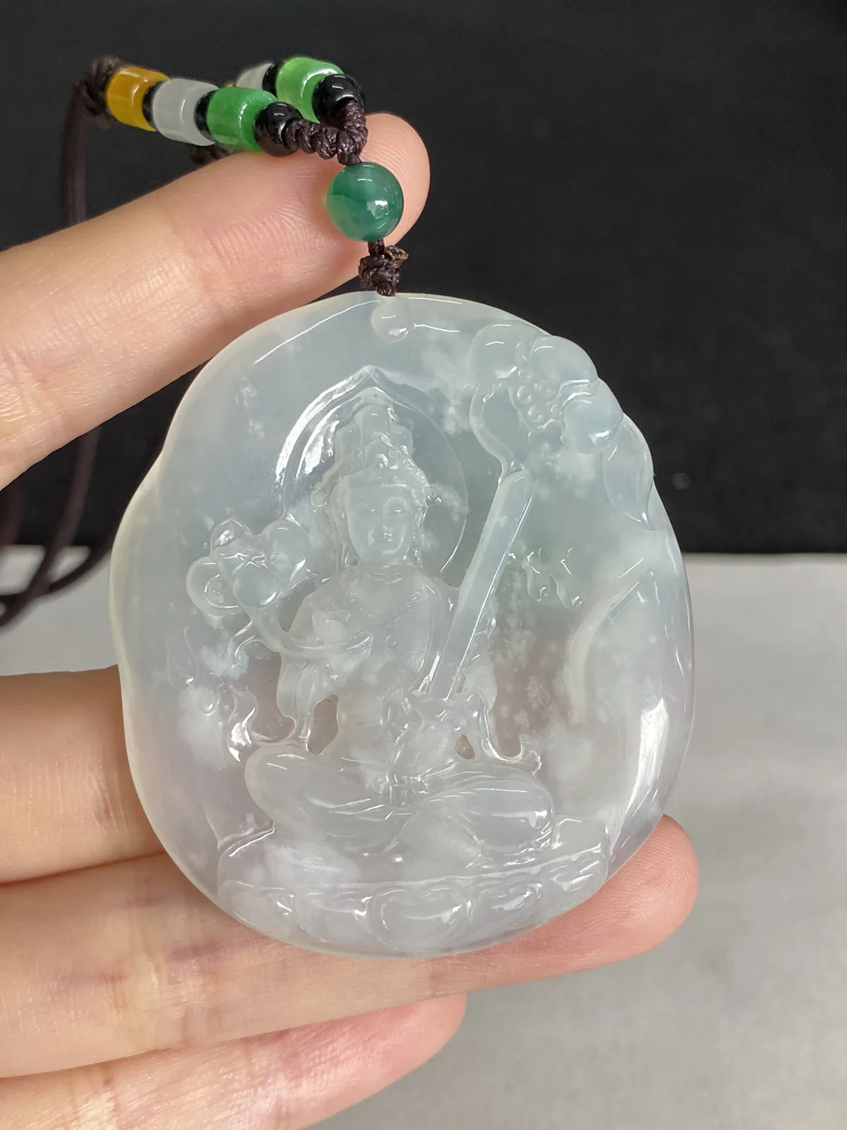 翡翠冰糯种白色吊坠，配珠未测