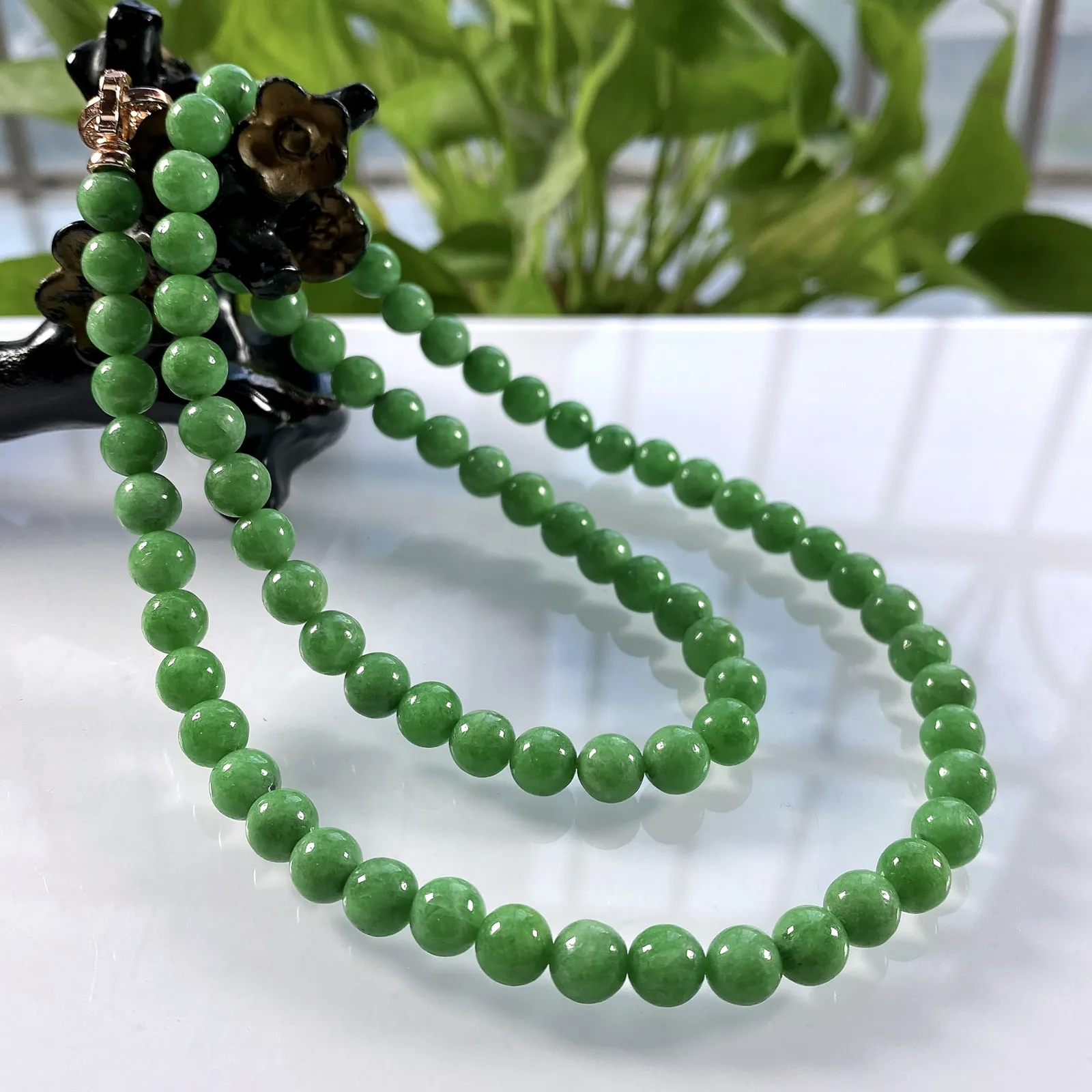 缅甸天然翡翠A货，卡7.3水润满绿果绿圆珠项链手链，尺寸：7.3mm/78颗，长度570mm，重量：54.42g