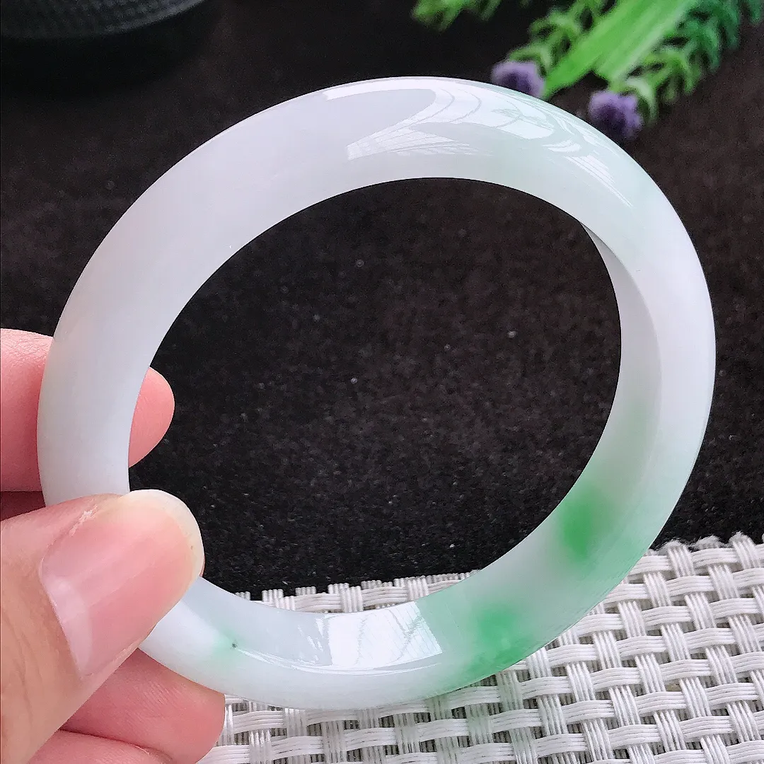 自然光56.5/12/8.1老坑秀气温润白底青飘绿手镯玉镯子美人镯手环