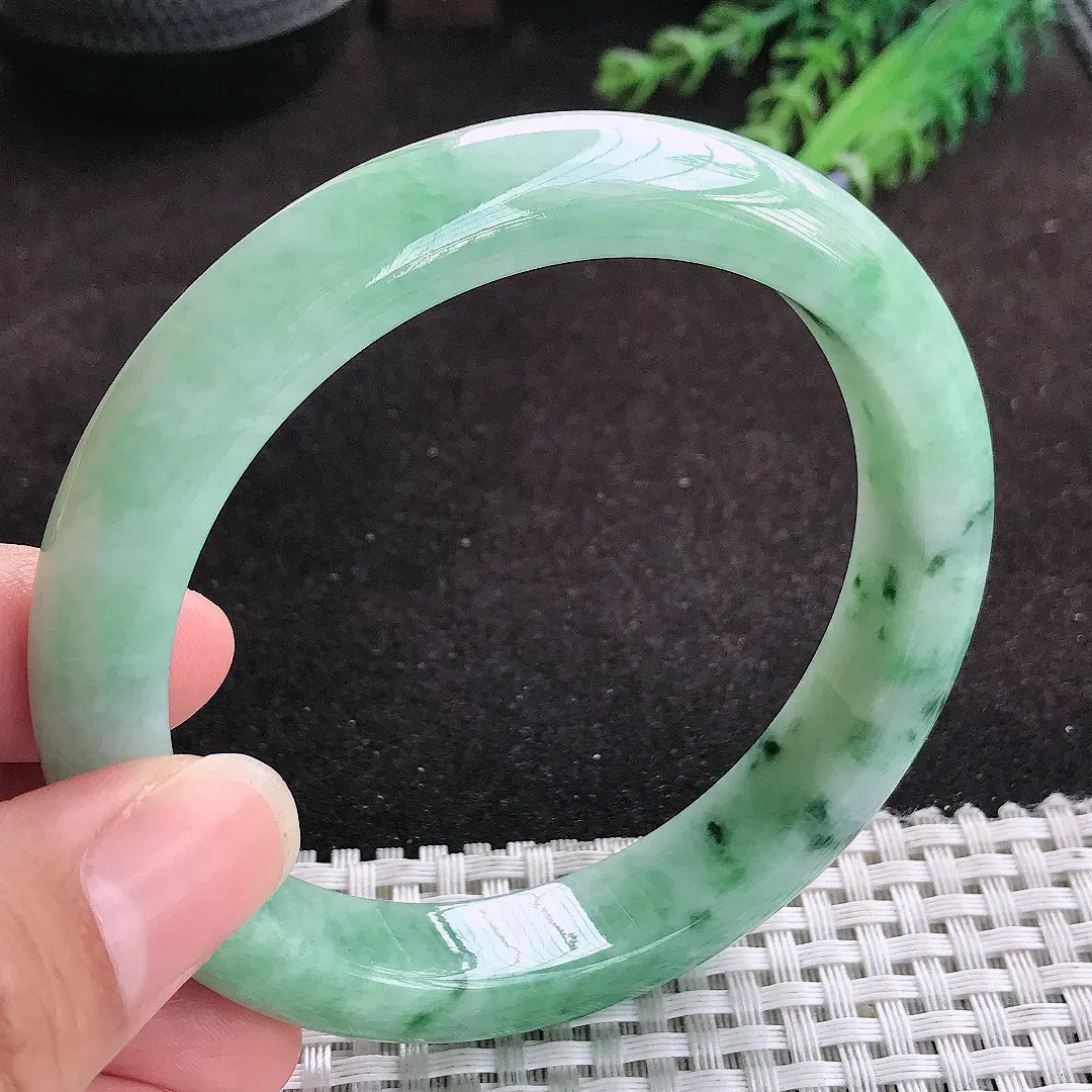 自然光61.5/12.3/8.8老坑精美飘花大圈口手镯玉镯子美人镯手环