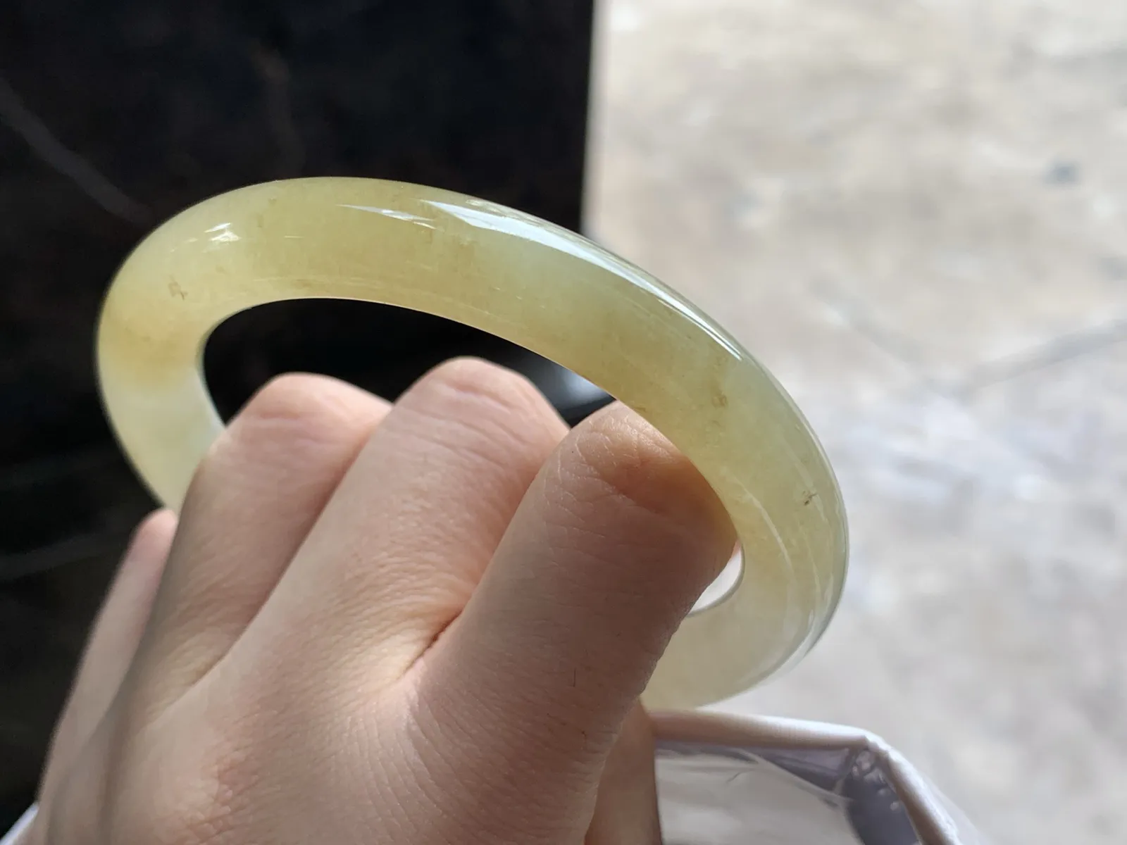 55.5-9.8

黄翡圆条手镯^_^鲜艳 玉质温润