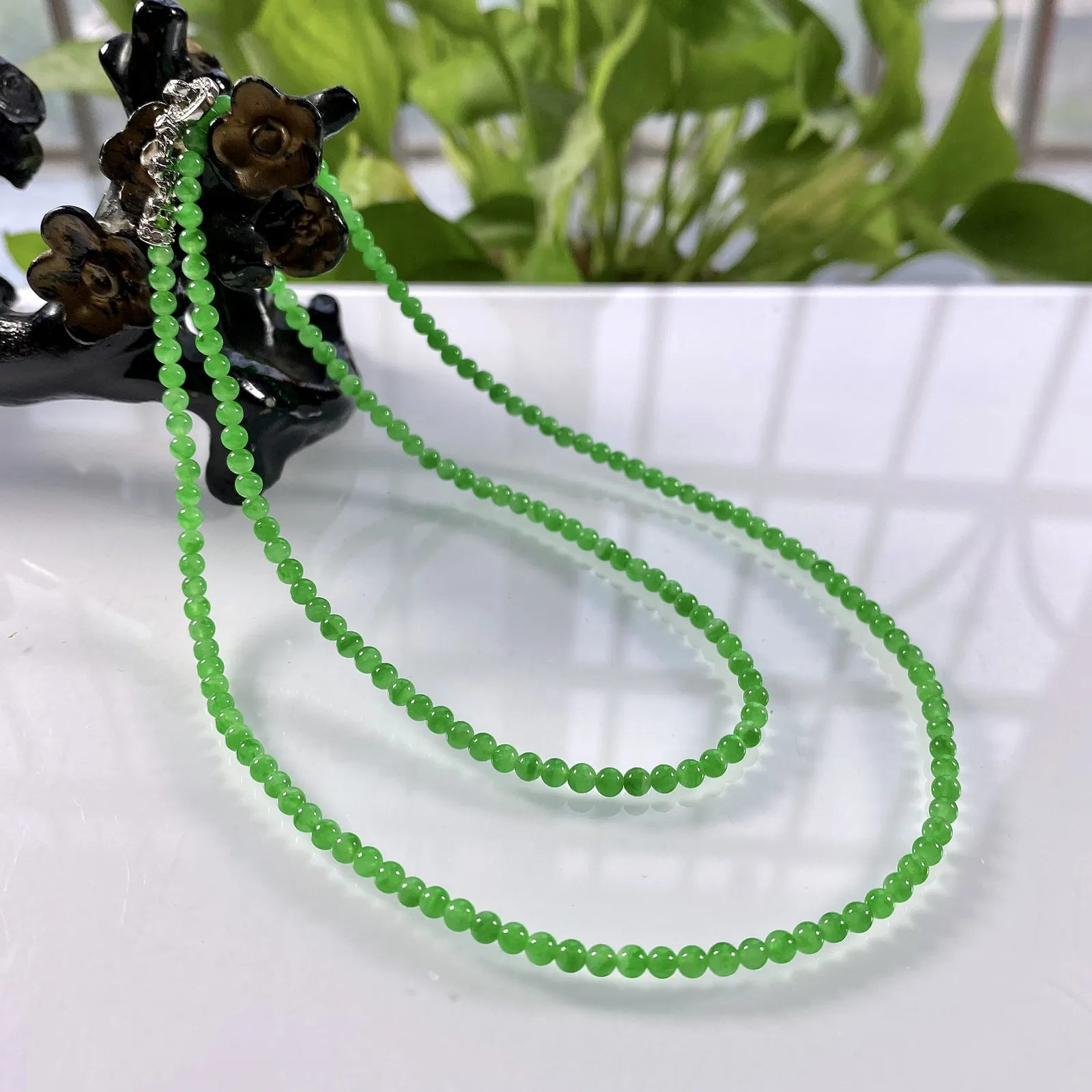 收藏级别，缅甸天然翡翠A货，卡3.2高冰种起光起胶正阳绿小米珠项链手链，尺寸：3.2mm/187颗，长度600mm，重量：11.53g