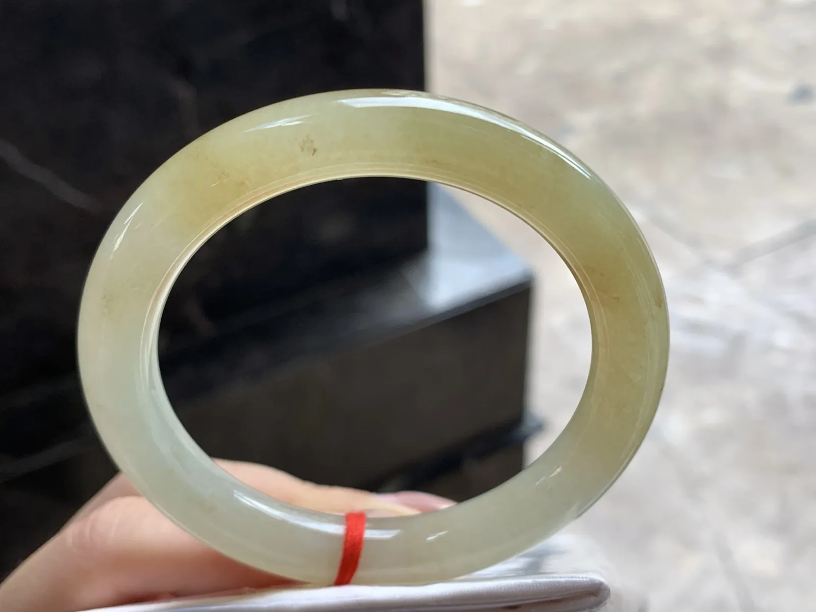 55.5-9.8

黄翡圆条手镯^_^鲜艳 玉质温润