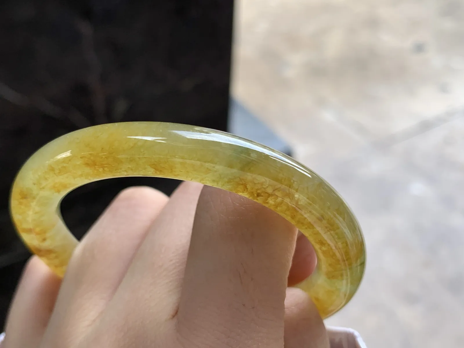 52.5-8.8

冰黄圆条手镯^_^鲜艳冰透