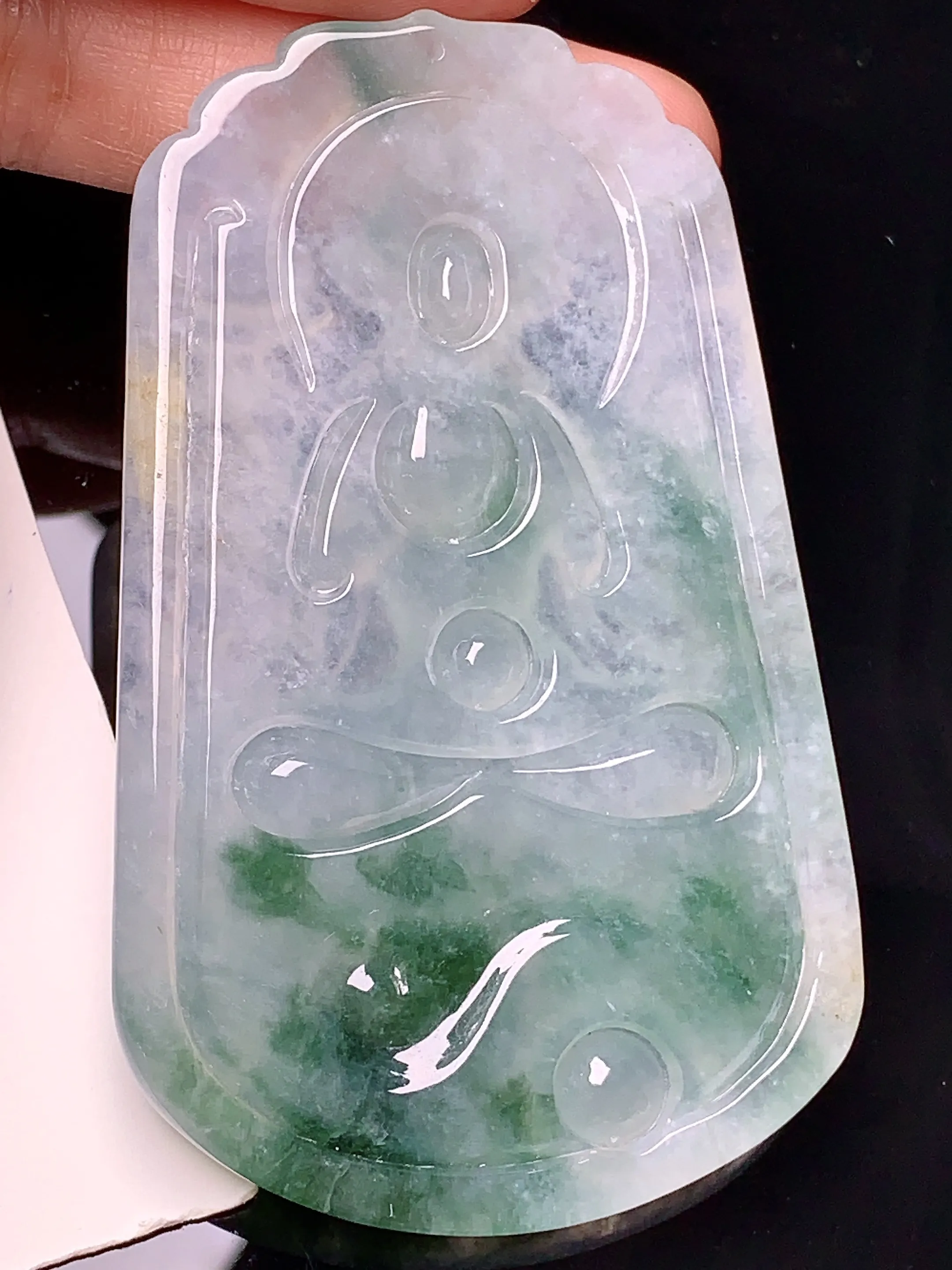 飘绿度母观音菩萨吊坠 玉质细腻 色泽清新艳丽 整体尺寸71.5*44.2*5.8