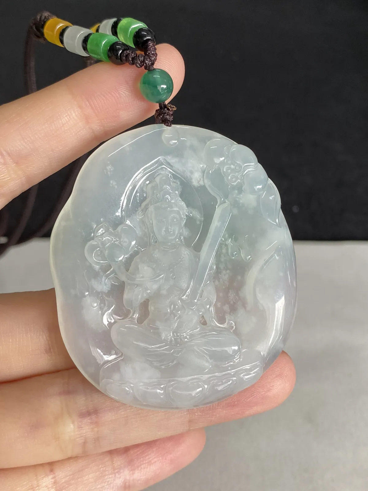 翡翠冰糯种白色吊坠，配珠未测