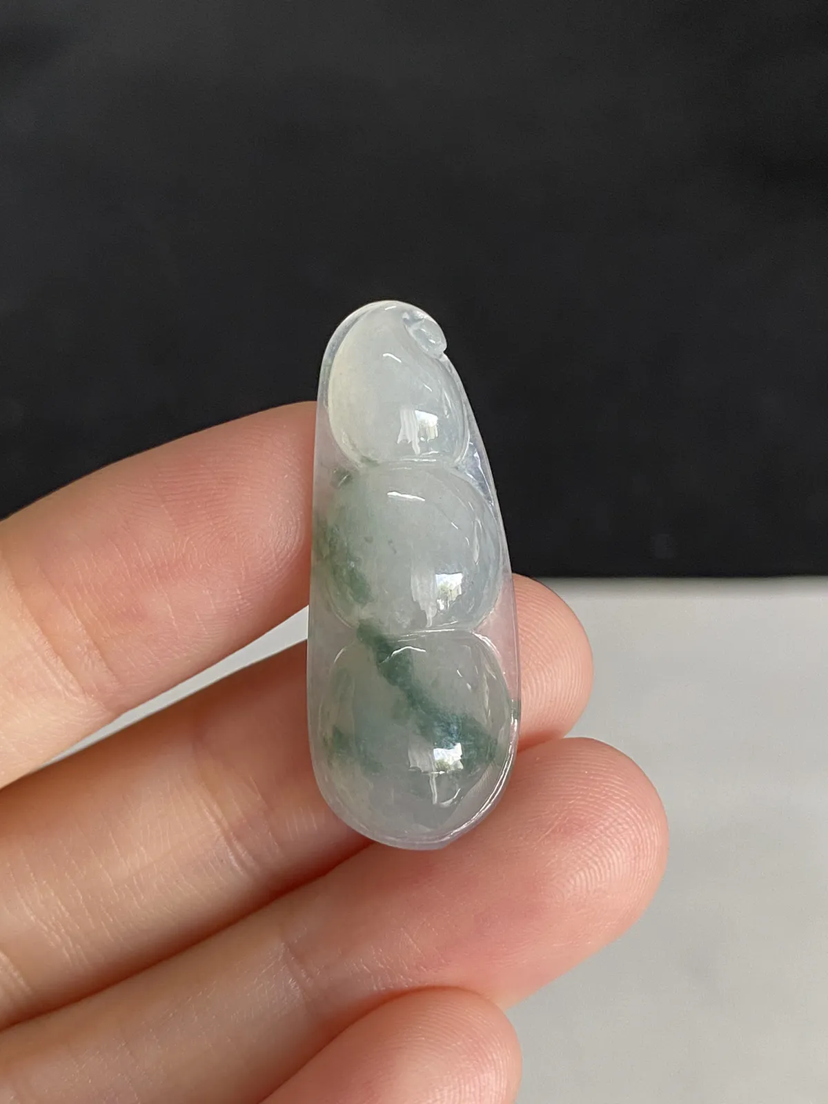 冰种翡翠，冰飘绿花四季豆，胶润冰透厚装