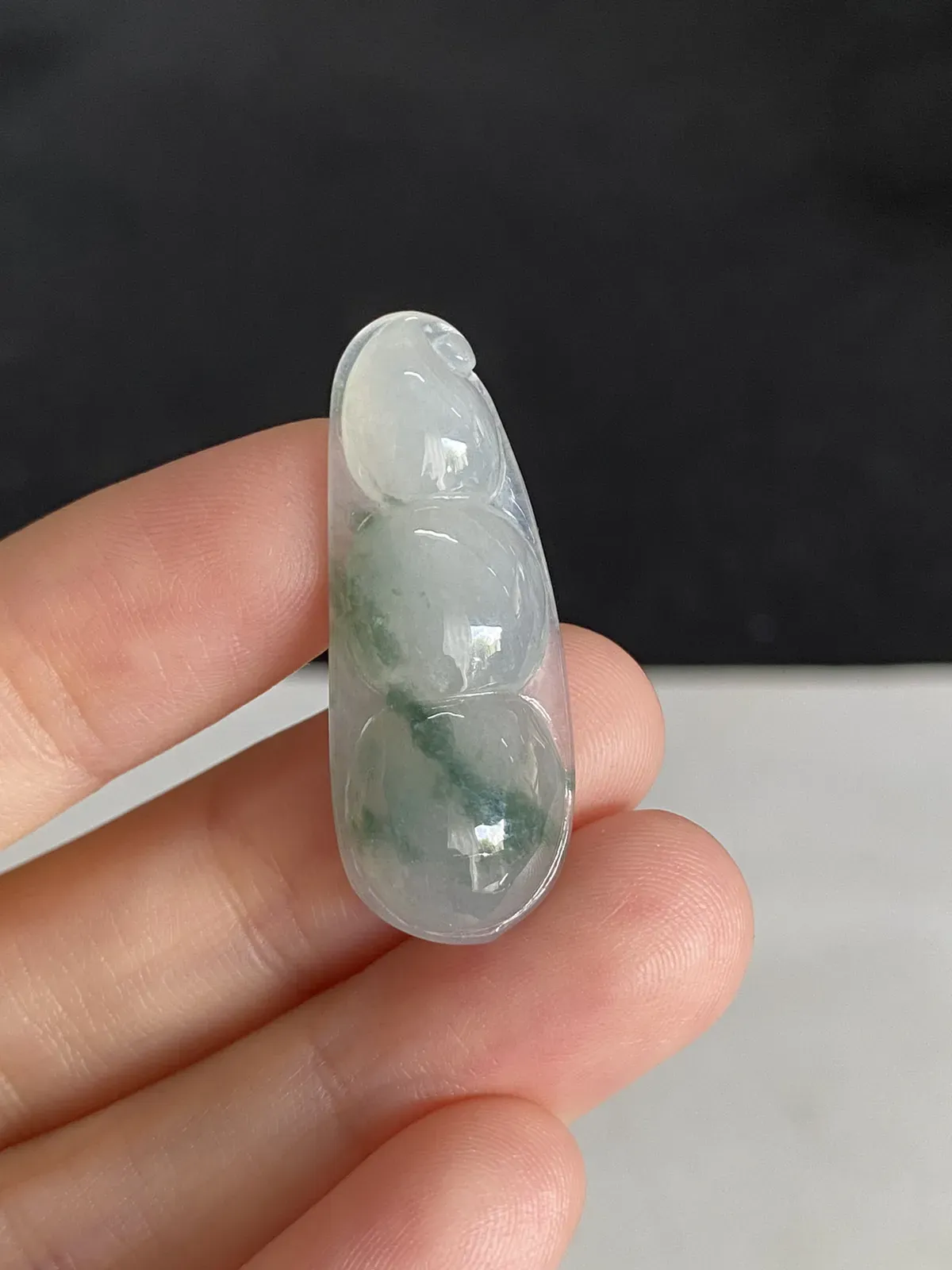 冰种翡翠，冰飘绿花四季豆，胶润冰透厚装