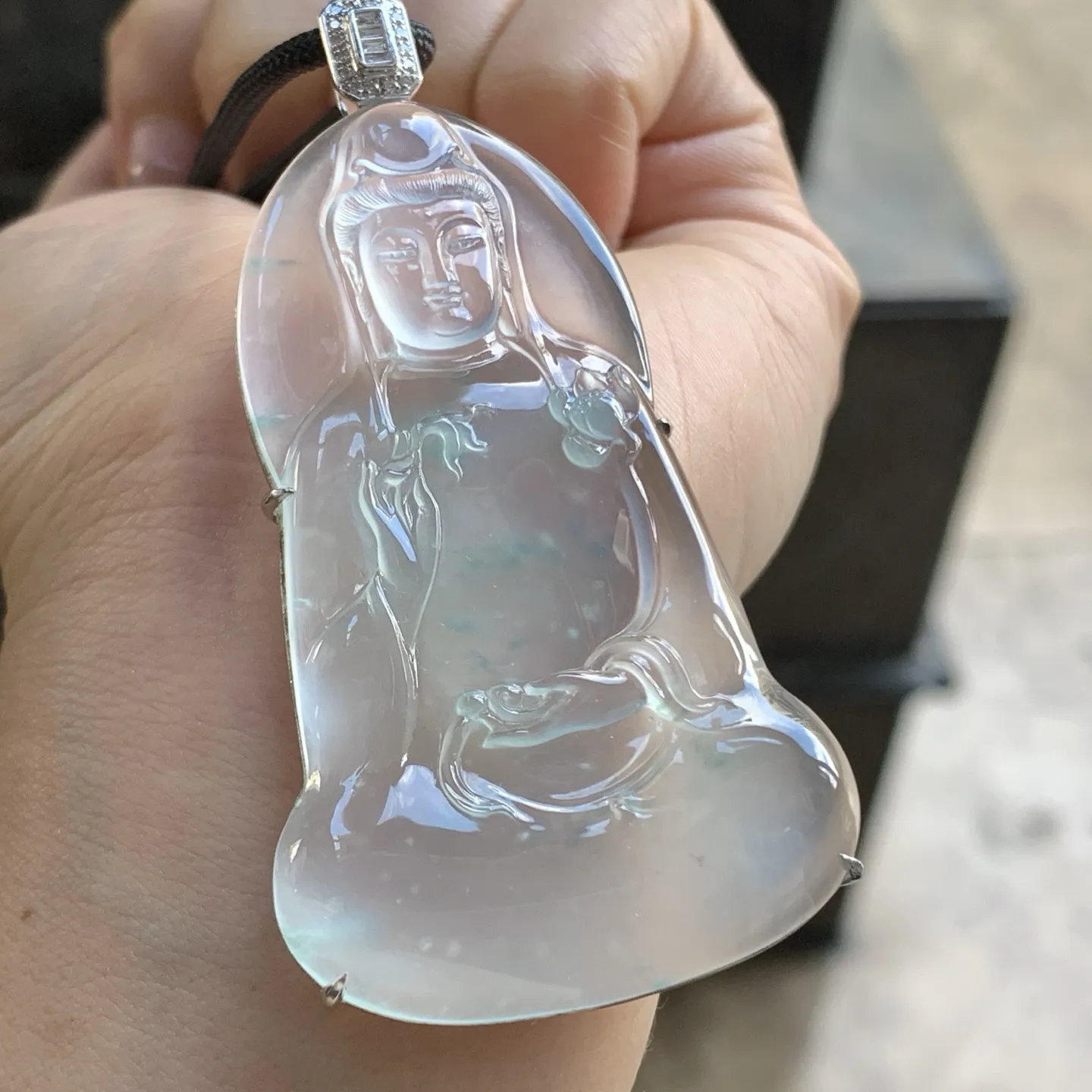 金钻镶嵌高冰观音^_^种老 荧光十足 冰透