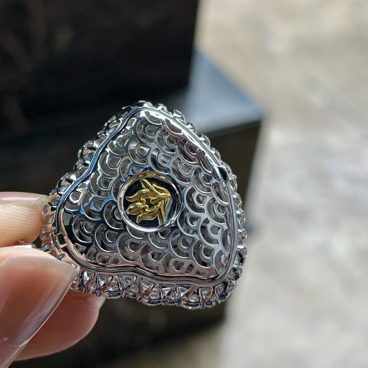 金钻镶嵌辣绿色佛公