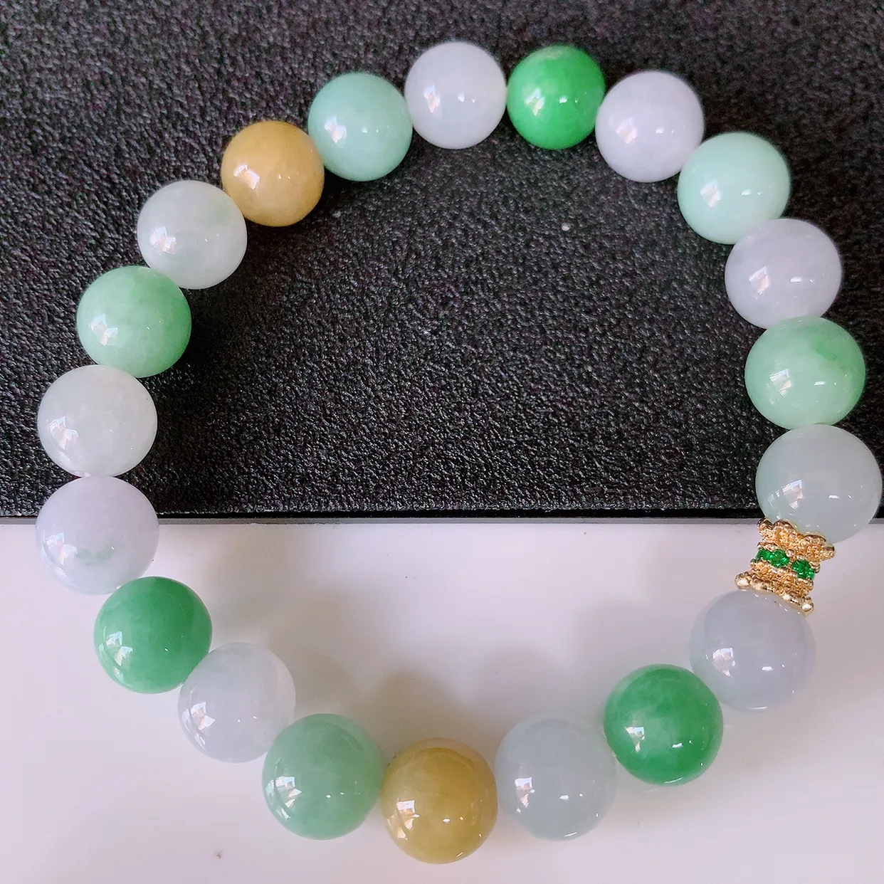 自然光实拍，冰润多宝翡翠手链，多彩翡翠手串，颜色丰富，料子细腻，高档大气，自戴送礼佳品！#46.13取一尺寸9.5mm