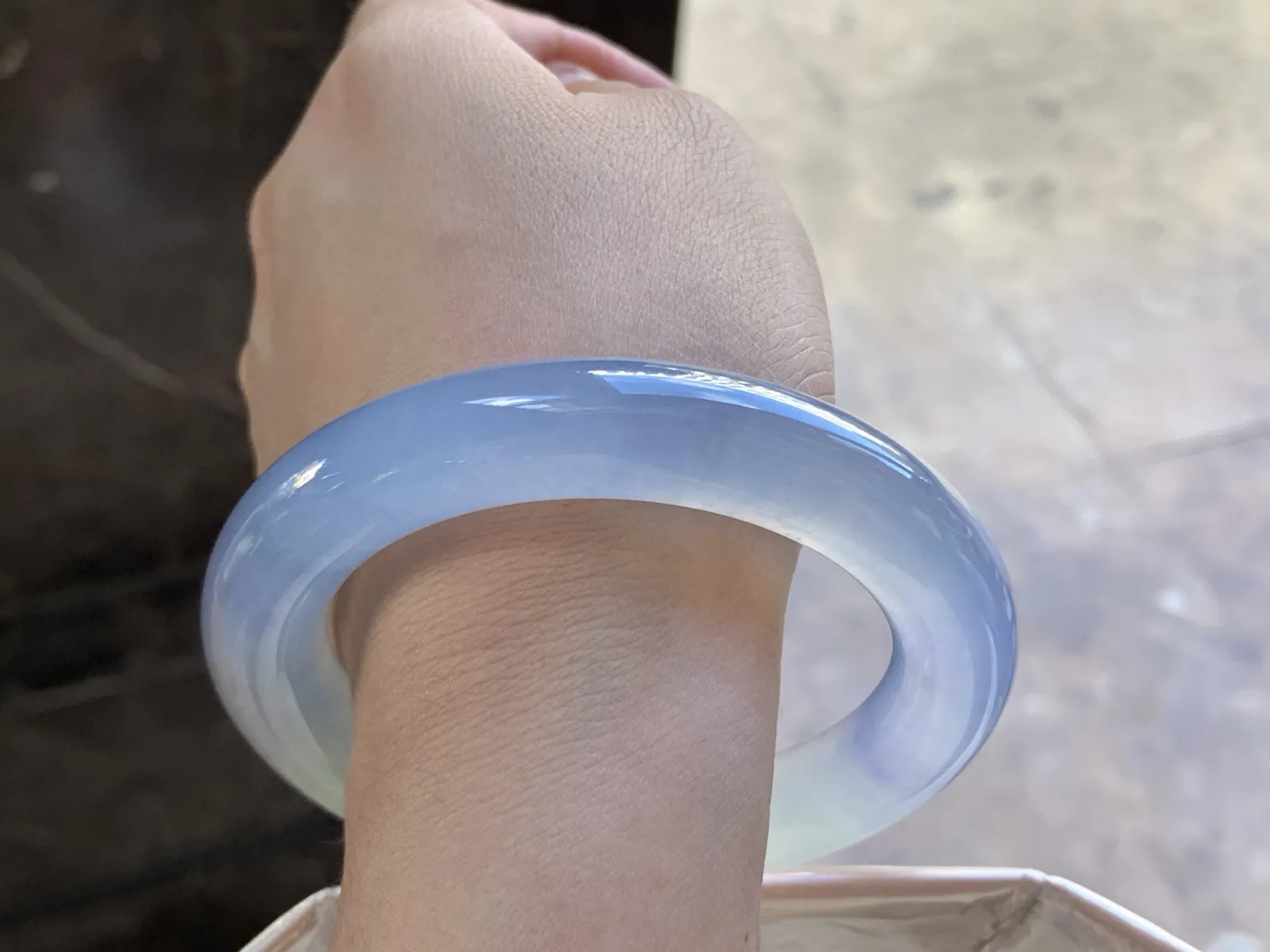 58.5–12.5

冰紫圆条手镯^_^种老 强荧光