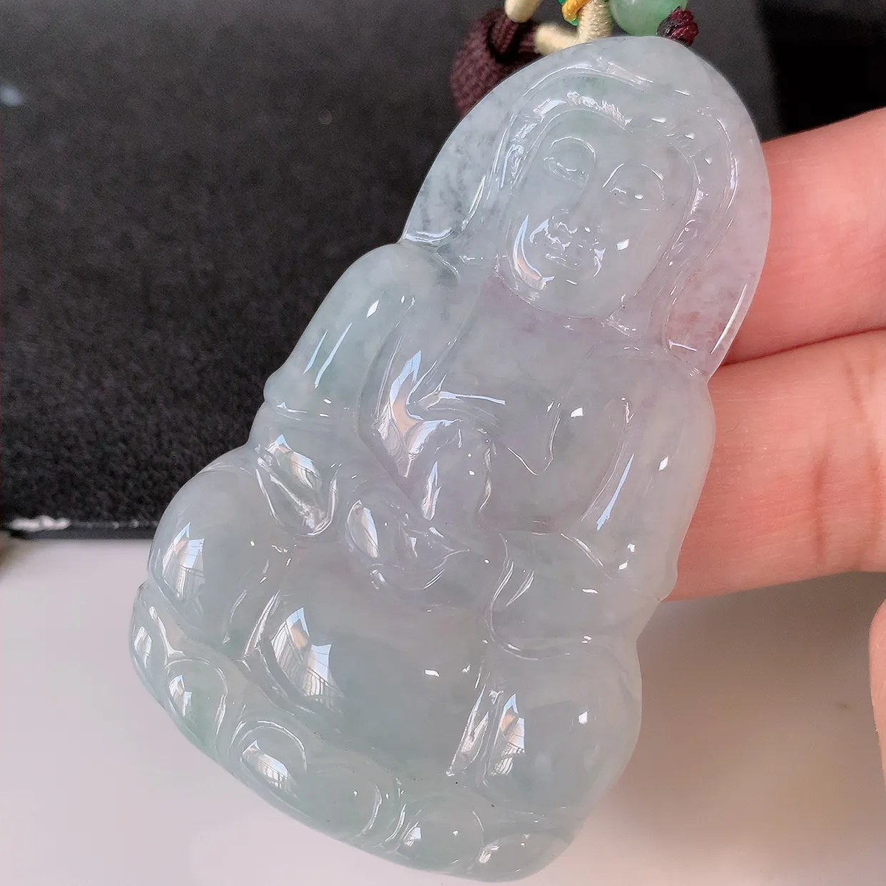 自然光实拍，大件厚装冰观音吊坠，翡翠保平安观音，玉质莹润，佩戴佳品，#46.13