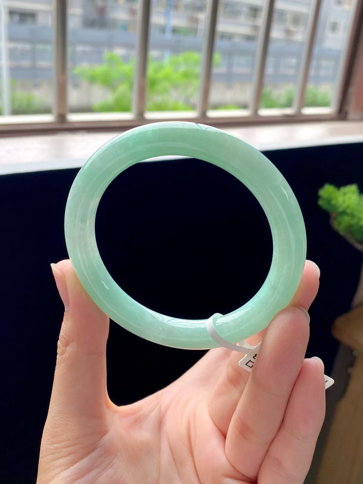 苹果绿洒金圆条成品
⭕️56.4-9.6-9.3