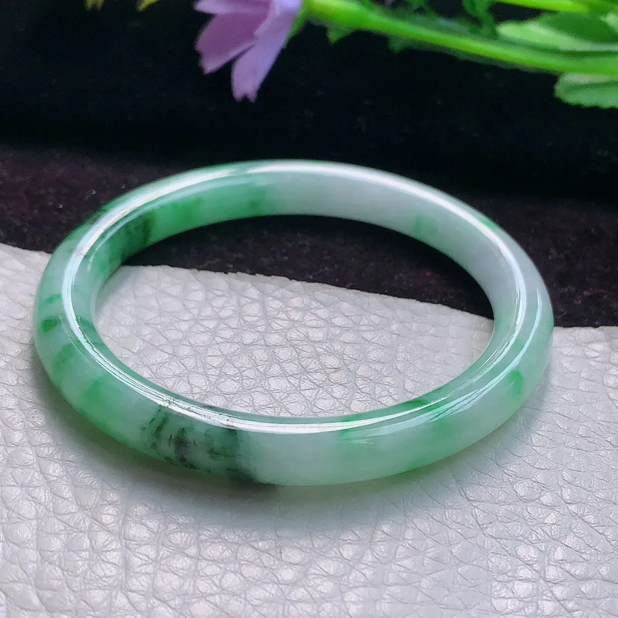 yh小圈口53.5*46*7*7.2贵妃镯 飘花细润圆条缅甸翡翠玉手镯 蛋形玉手环