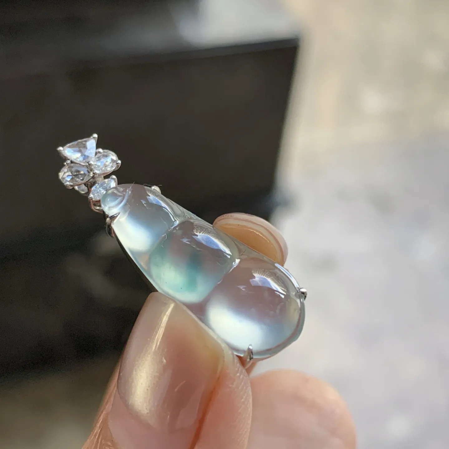金钻镶嵌高冰蓝花豆子^_^荧光十足 透亮水润