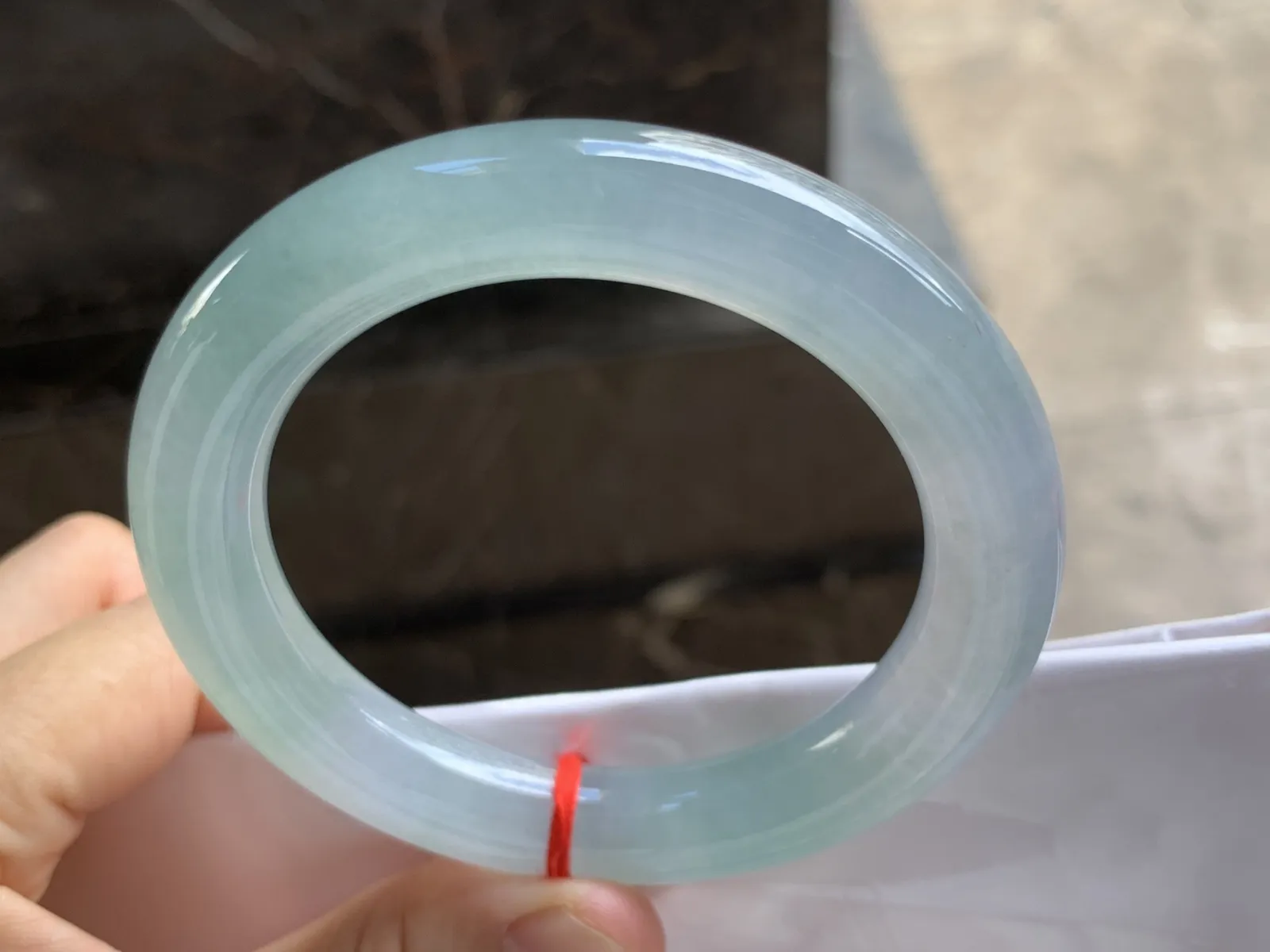 56-11.2mm
冰种带底色圆条手镯 冰透莹润 底色漂亮